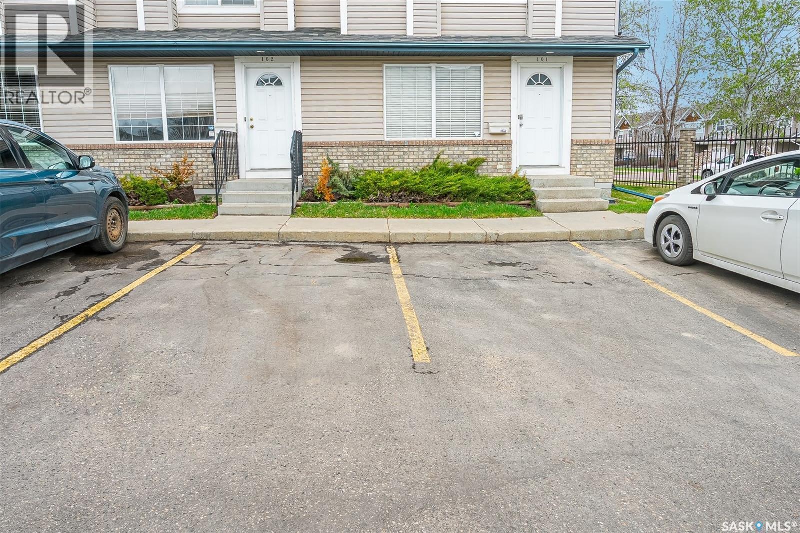 102 670 Kenderdine Road, Saskatoon, SK - Outdoor