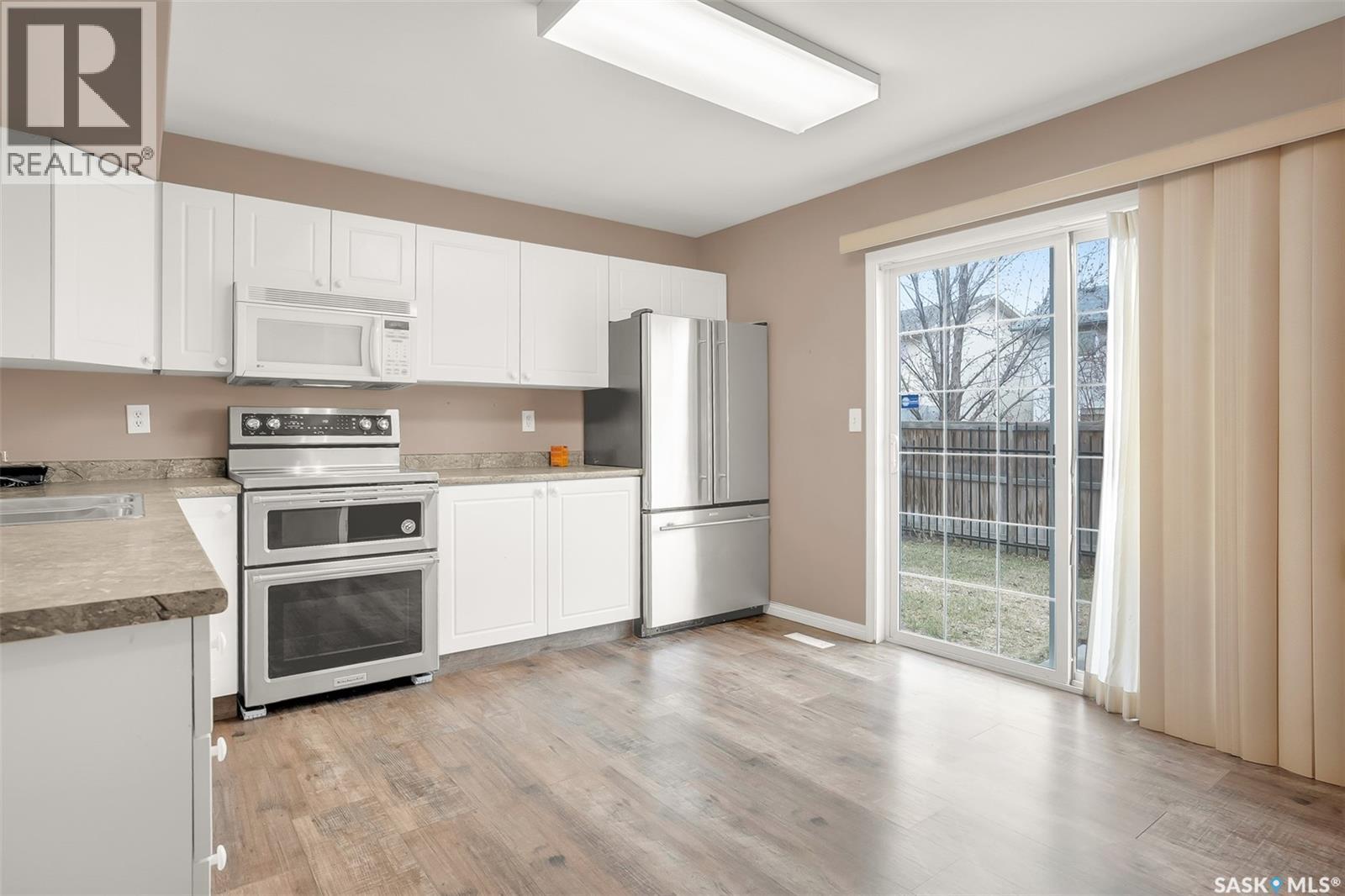 102 670 Kenderdine Road, Saskatoon, SK - Indoor Photo Showing Kitchen