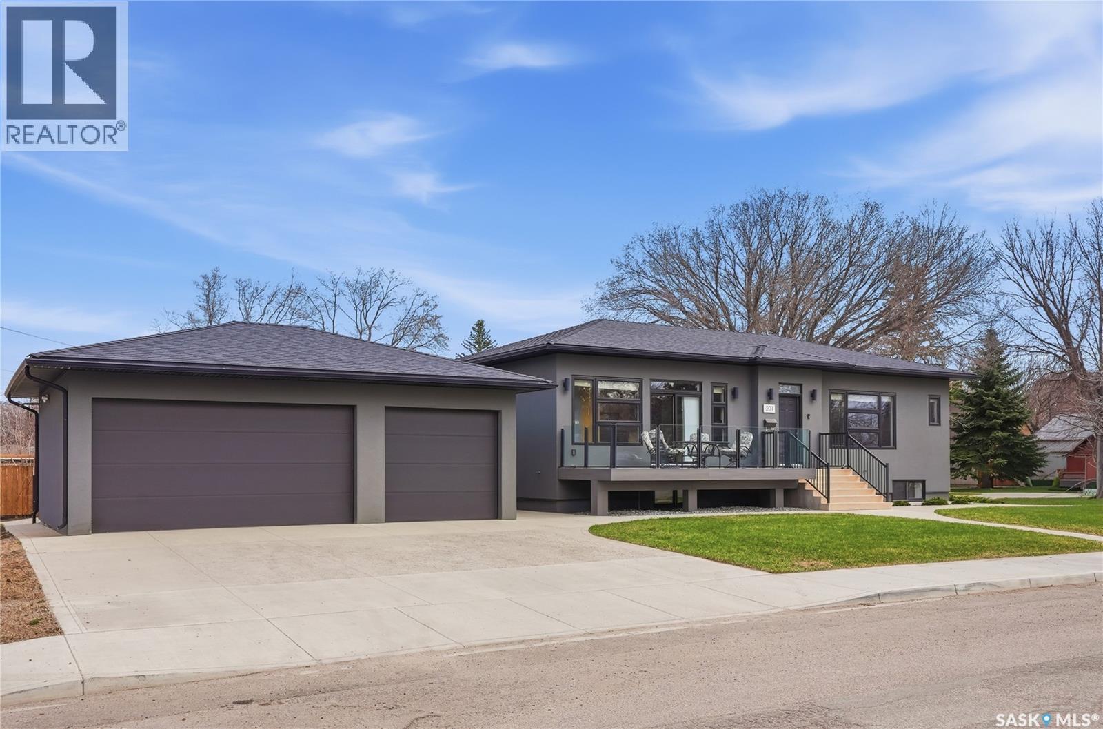 201 Adelaide Street E, Saskatoon, SK - Outdoor With Deck Patio Veranda
