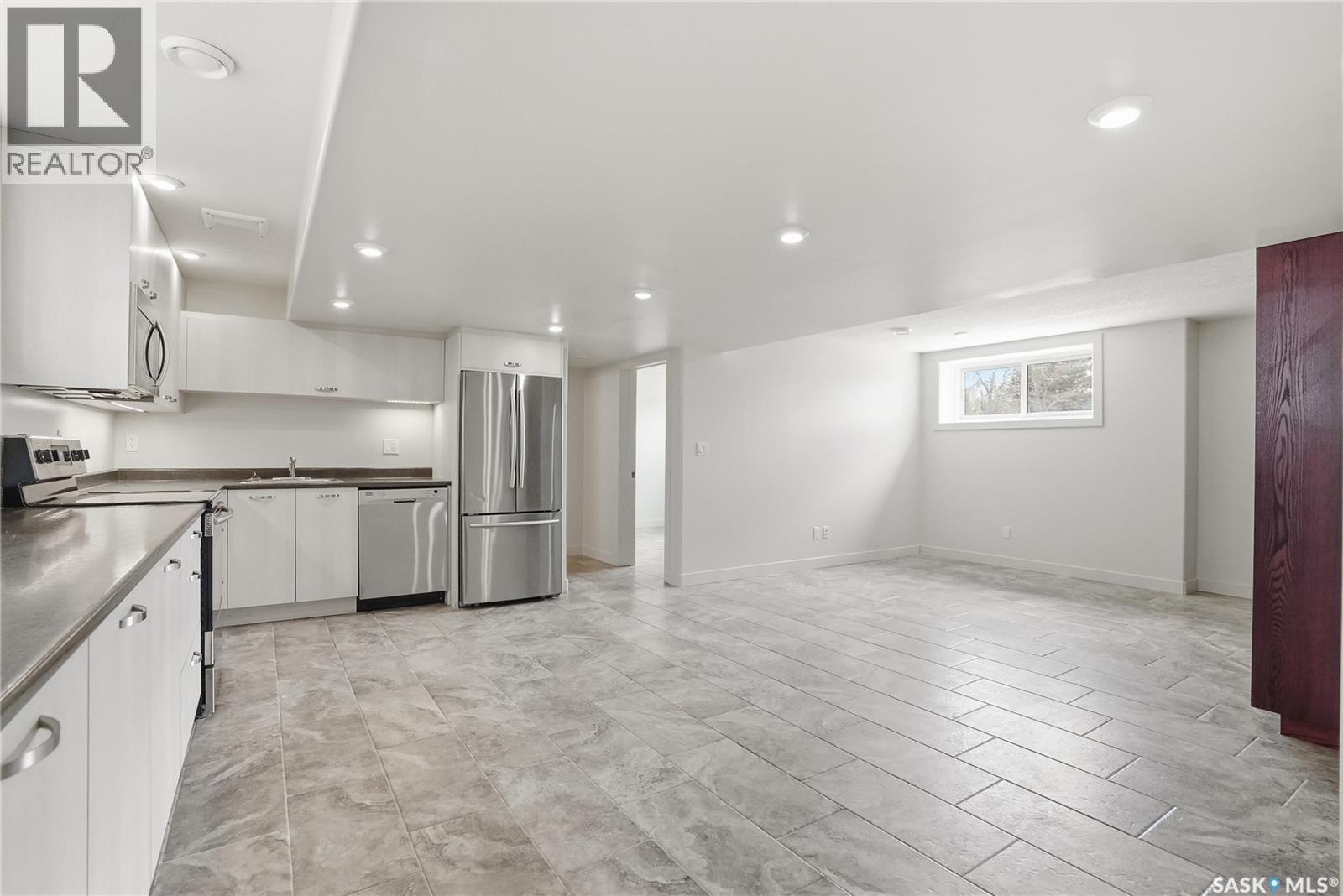 201 Adelaide Street E, Saskatoon, SK - Indoor Photo Showing Kitchen
