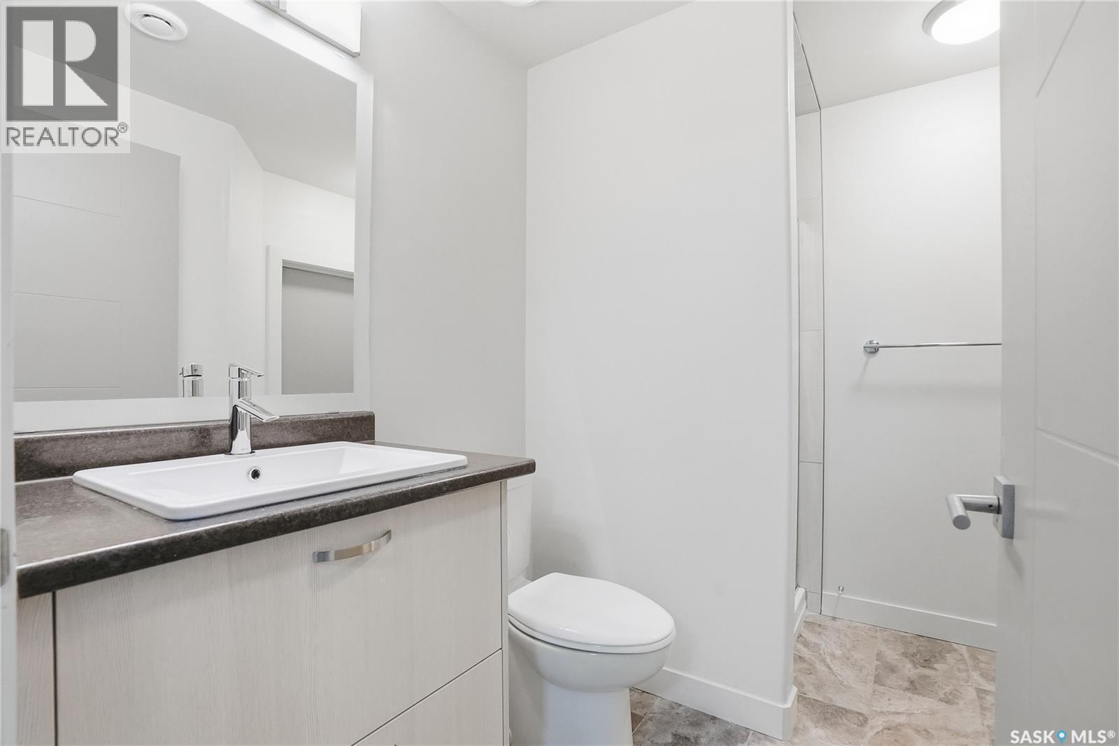 201 Adelaide Street E, Saskatoon, SK - Indoor Photo Showing Bathroom