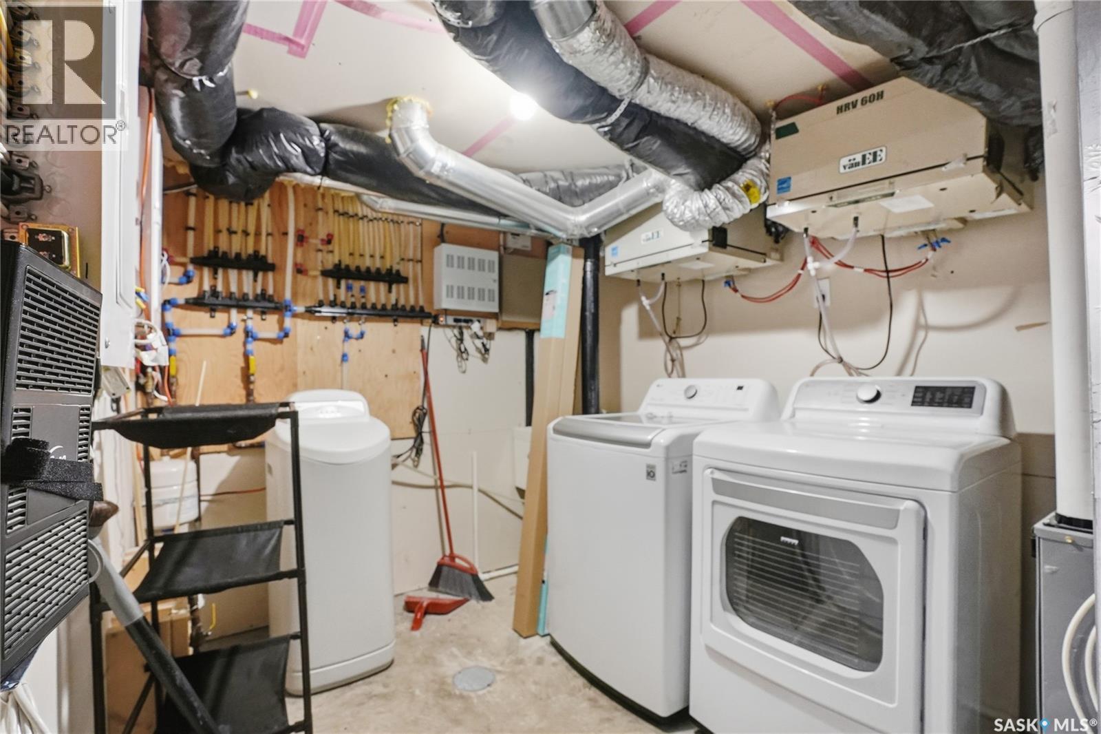 201 Adelaide Street E, Saskatoon, SK - Indoor Photo Showing Laundry Room