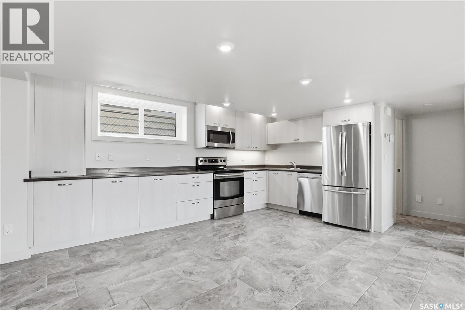 201 Adelaide Street E, Saskatoon, SK - Indoor Photo Showing Kitchen
