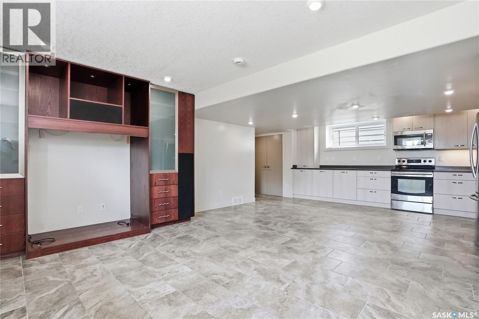 201 Adelaide Street E, Saskatoon, SK - Indoor Photo Showing Kitchen