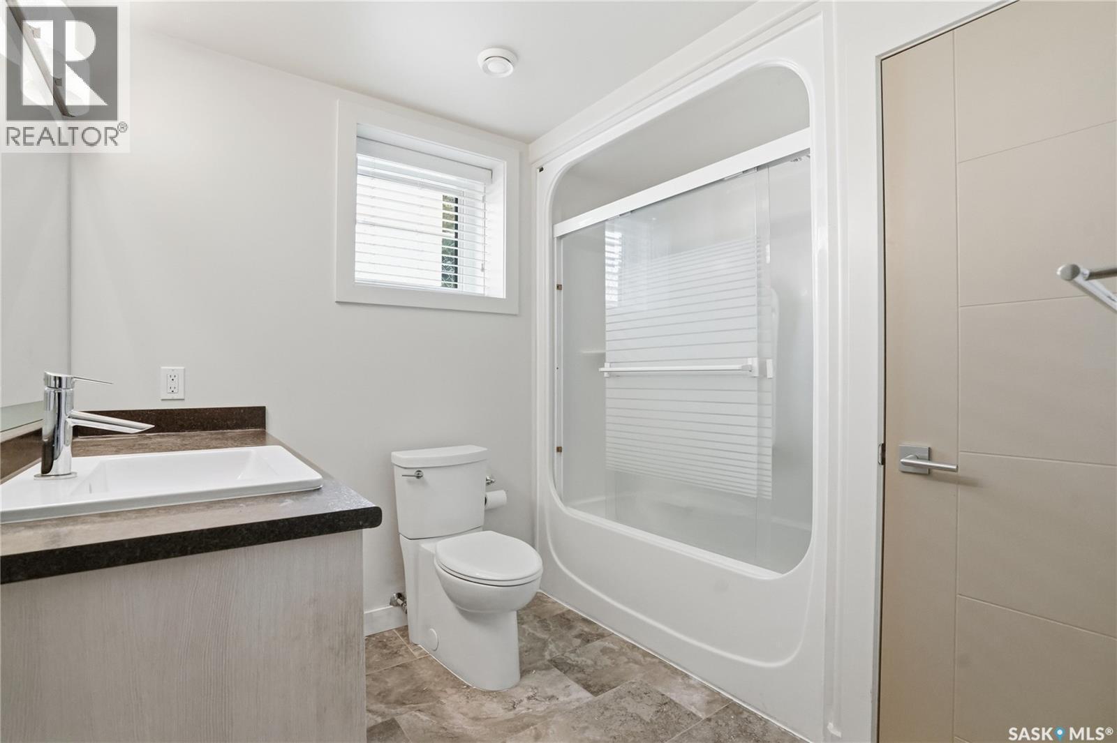 201 Adelaide Street E, Saskatoon, SK - Indoor Photo Showing Bathroom
