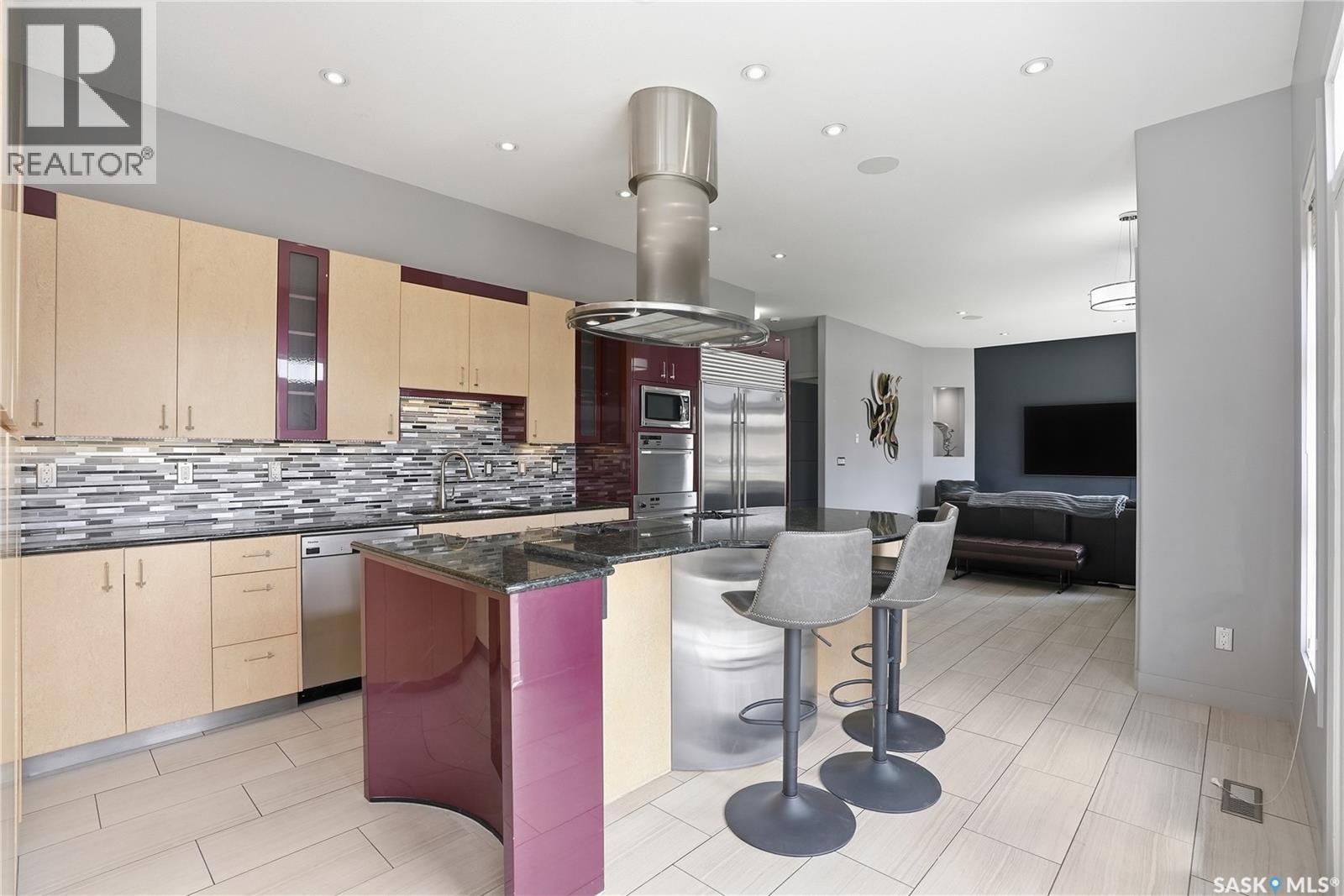 201 Adelaide Street E, Saskatoon, SK - Indoor Photo Showing Kitchen With Upgraded Kitchen