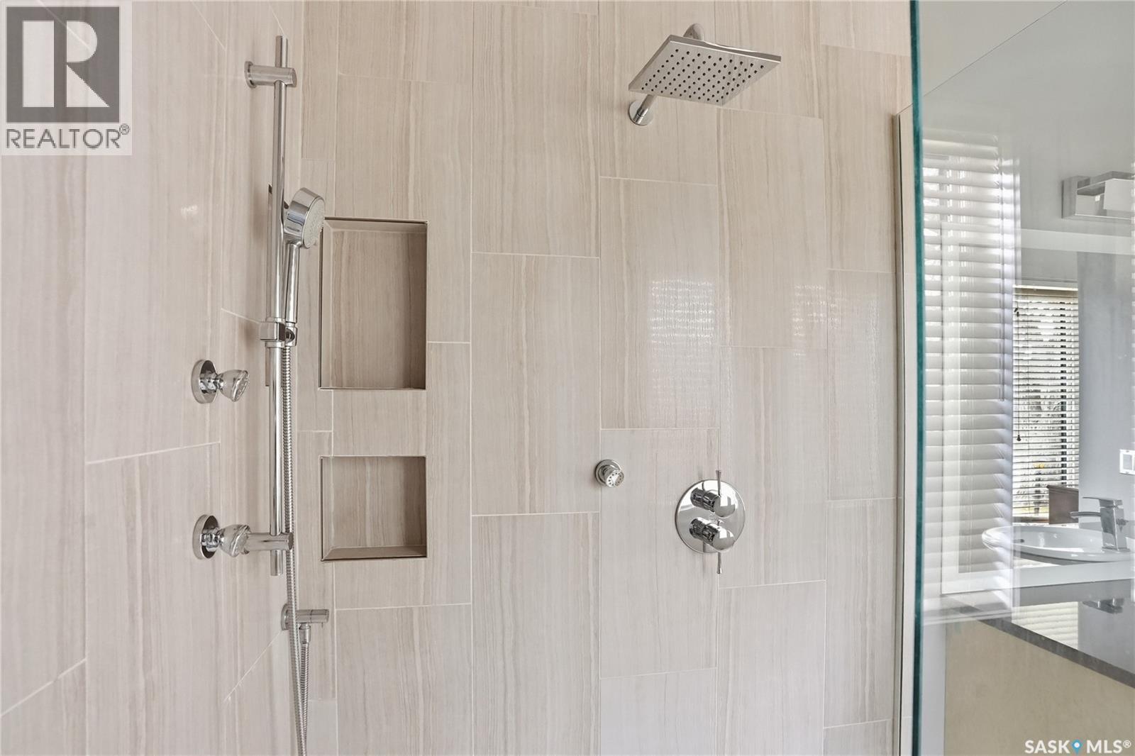 201 Adelaide Street E, Saskatoon, SK - Indoor Photo Showing Bathroom