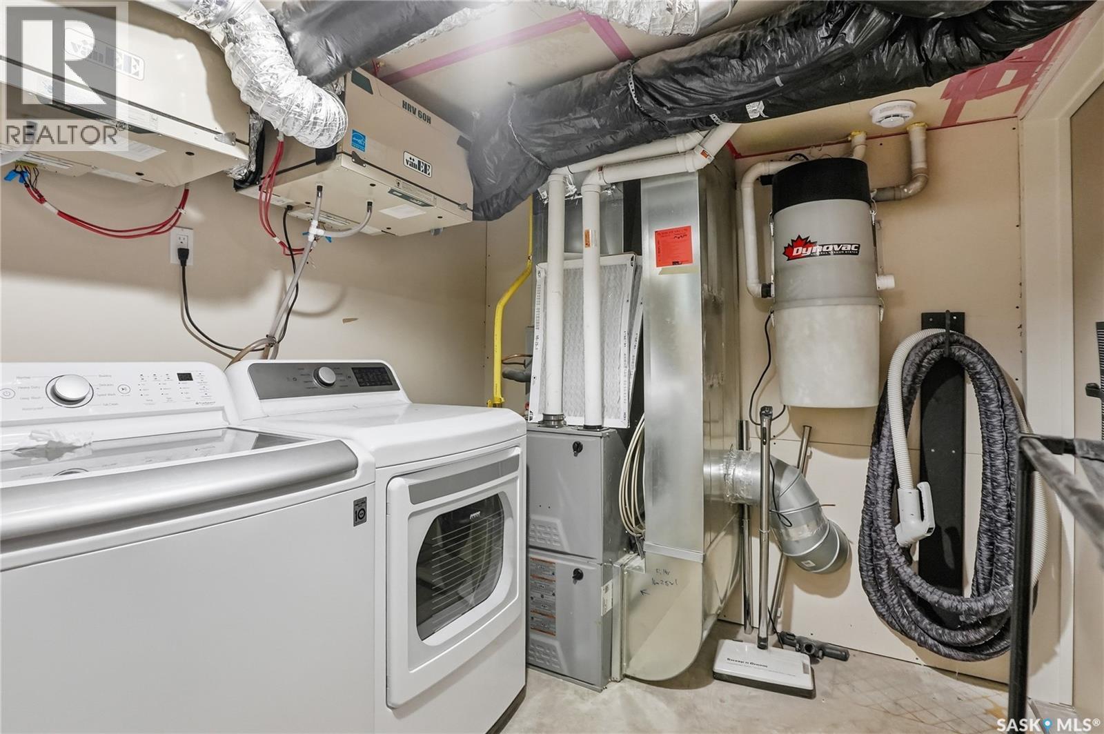 201 Adelaide Street E, Saskatoon, SK - Indoor Photo Showing Laundry Room