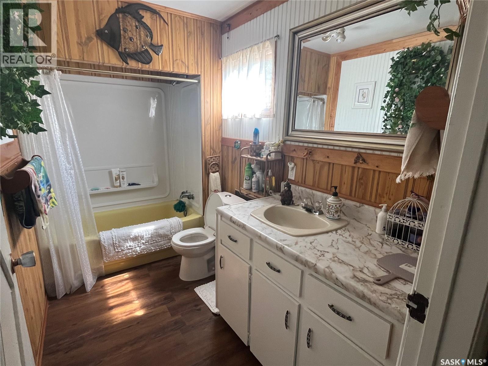 104 Heistad Place, Fishing Lake, SK - Indoor Photo Showing Bathroom
