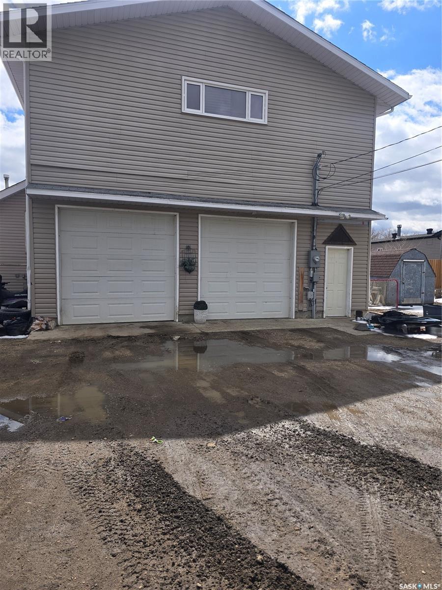 209 Allan Street, Dundurn, SK - Outdoor