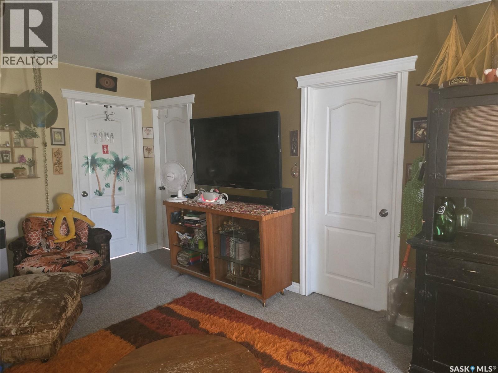 209 Allan Street, Dundurn, SK - Indoor