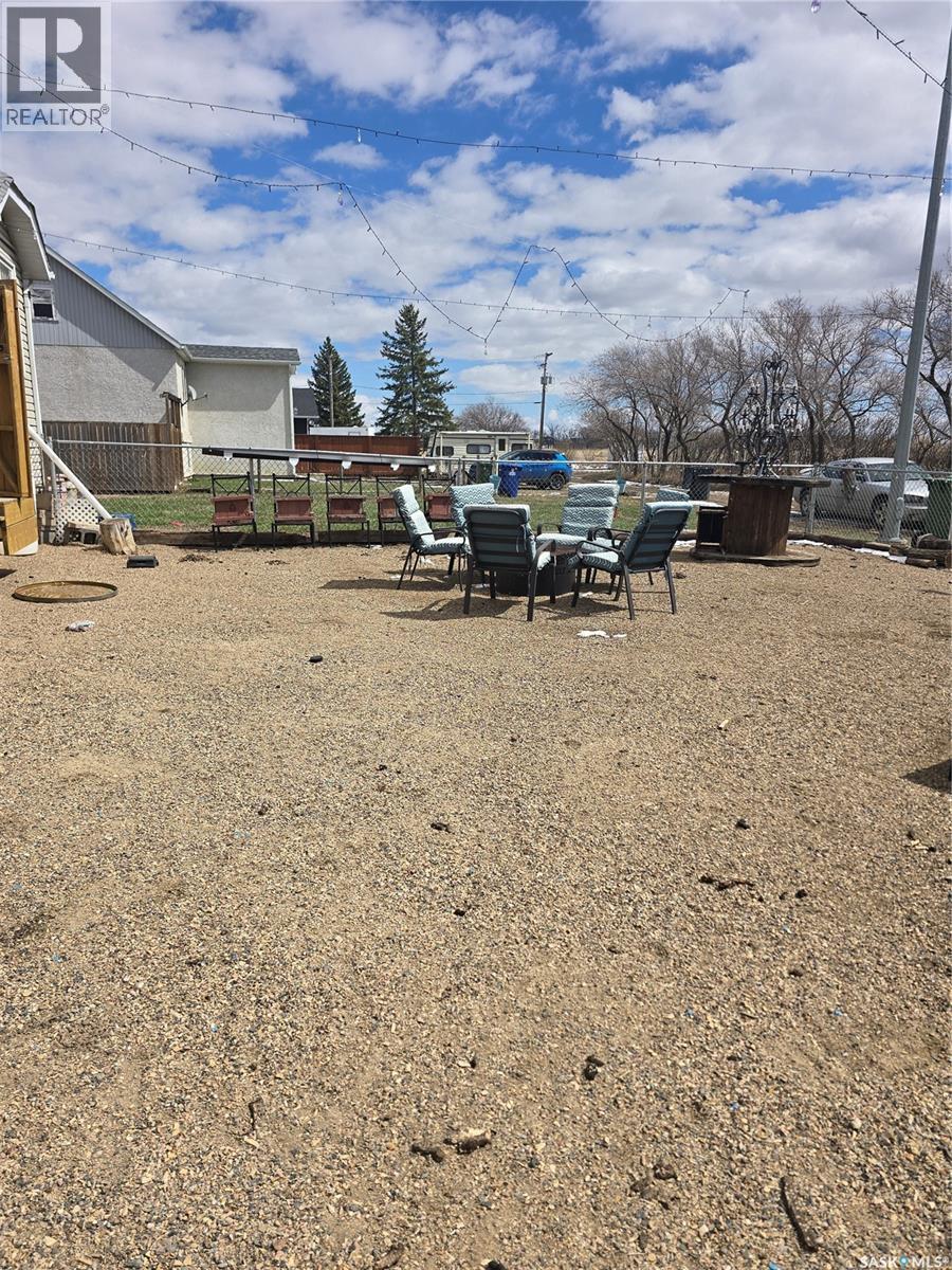 209 Allan Street, Dundurn, SK - Outdoor