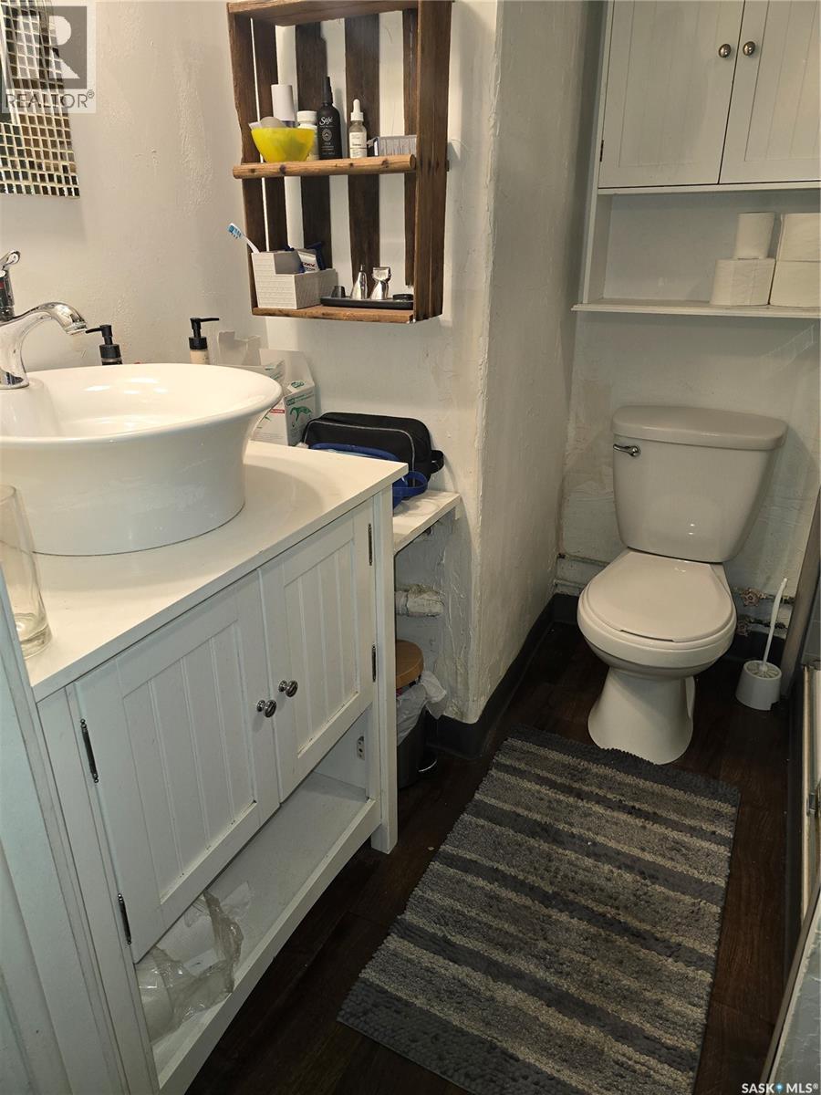 209 Allan Street, Dundurn, SK - Indoor Photo Showing Bathroom