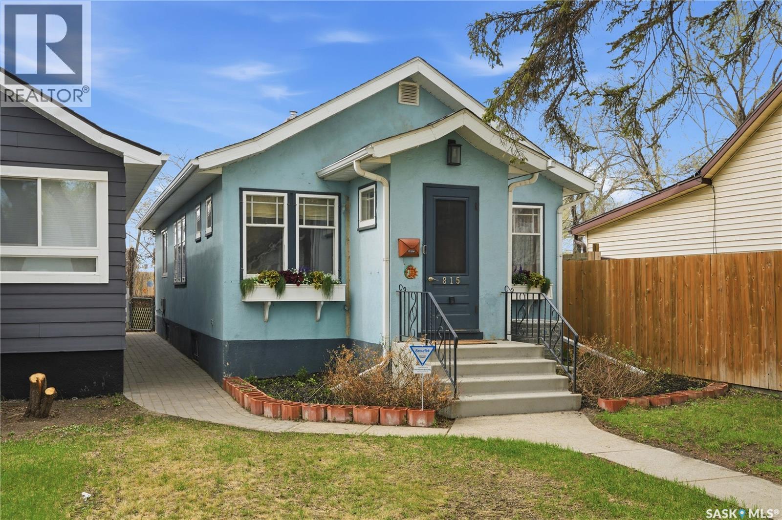 815 4Th Avenue N, Saskatoon, SK - Outdoor