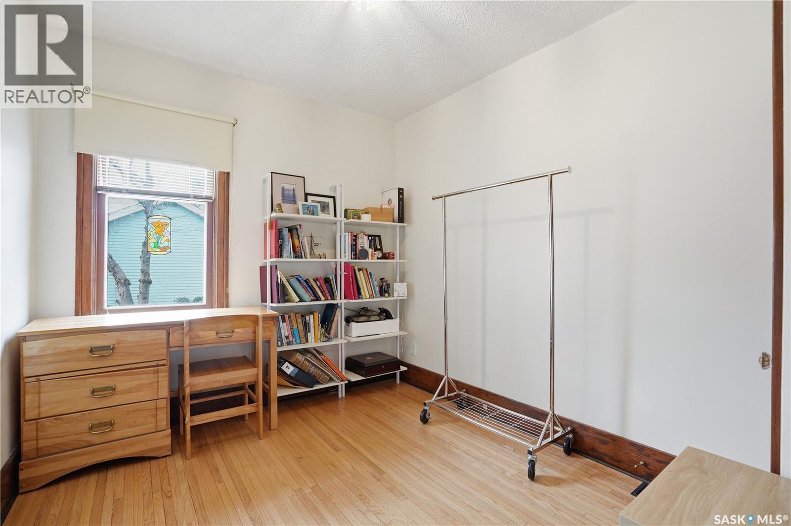 815 4Th Avenue N, Saskatoon, SK - Indoor