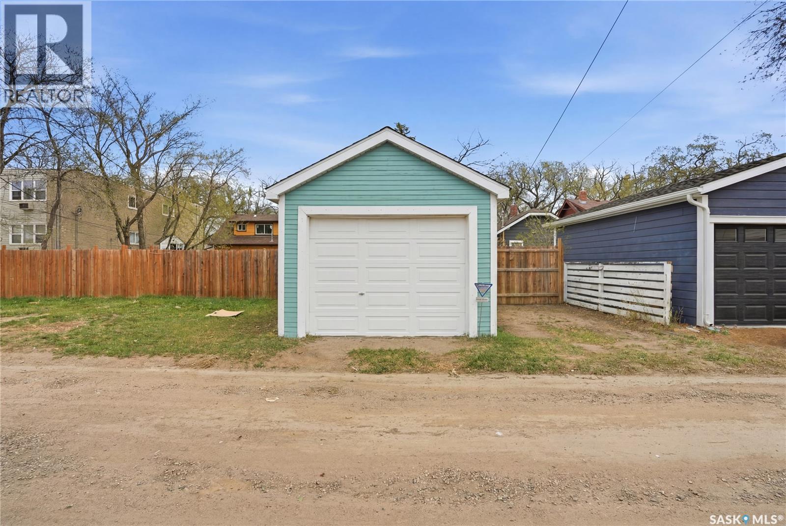 815 4Th Avenue N, Saskatoon, SK - Outdoor