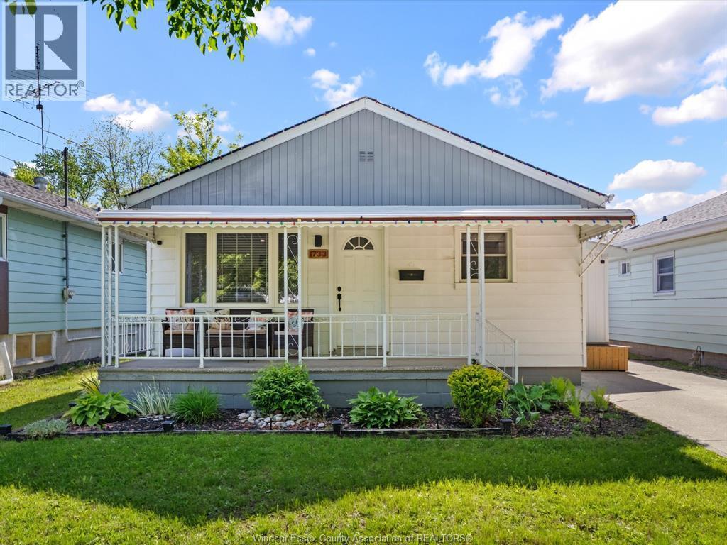 1733 Glendale, Windsor, ON - Outdoor With Deck Patio Veranda