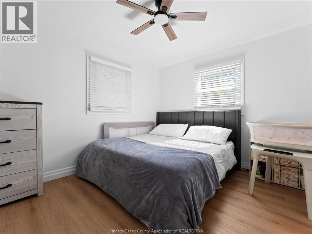 1733 Glendale, Windsor, ON - Indoor Photo Showing Bedroom