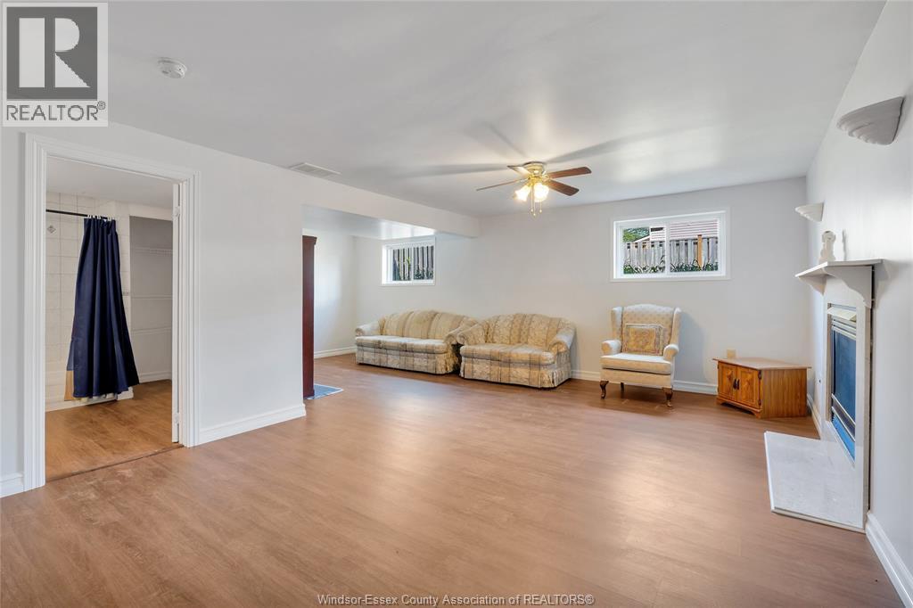 1042 Brookview Crescent, Windsor, ON - Indoor