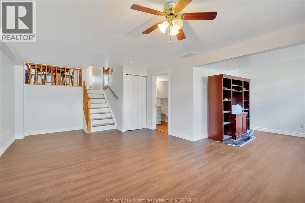 1042 Brookview Crescent, Windsor, ON - Indoor Photo Showing Other Room