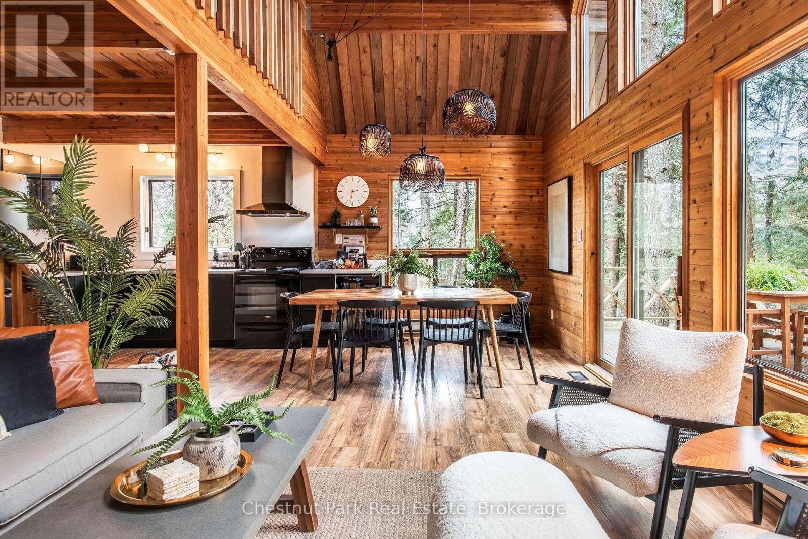 9 Jeffery Road, Parry Sound Remote Area (Lount), ON - Indoor Photo Showing Living Room