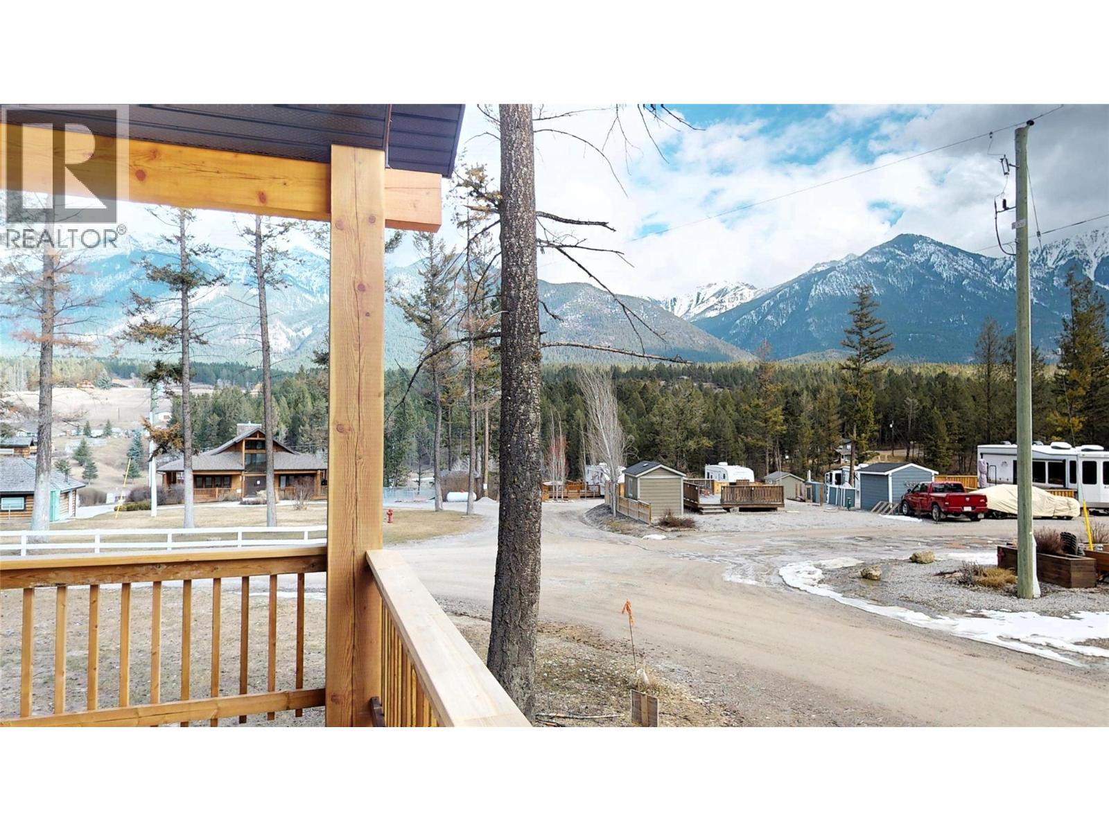 4868 Riverview Drive Unit# 118, Edgewater, BC - Outdoor