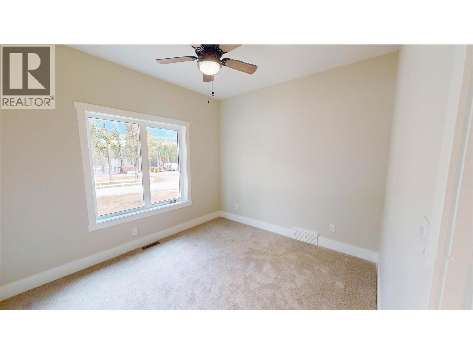 4868 Riverview Drive Unit# 118, Edgewater, BC - Indoor Photo Showing Other Room