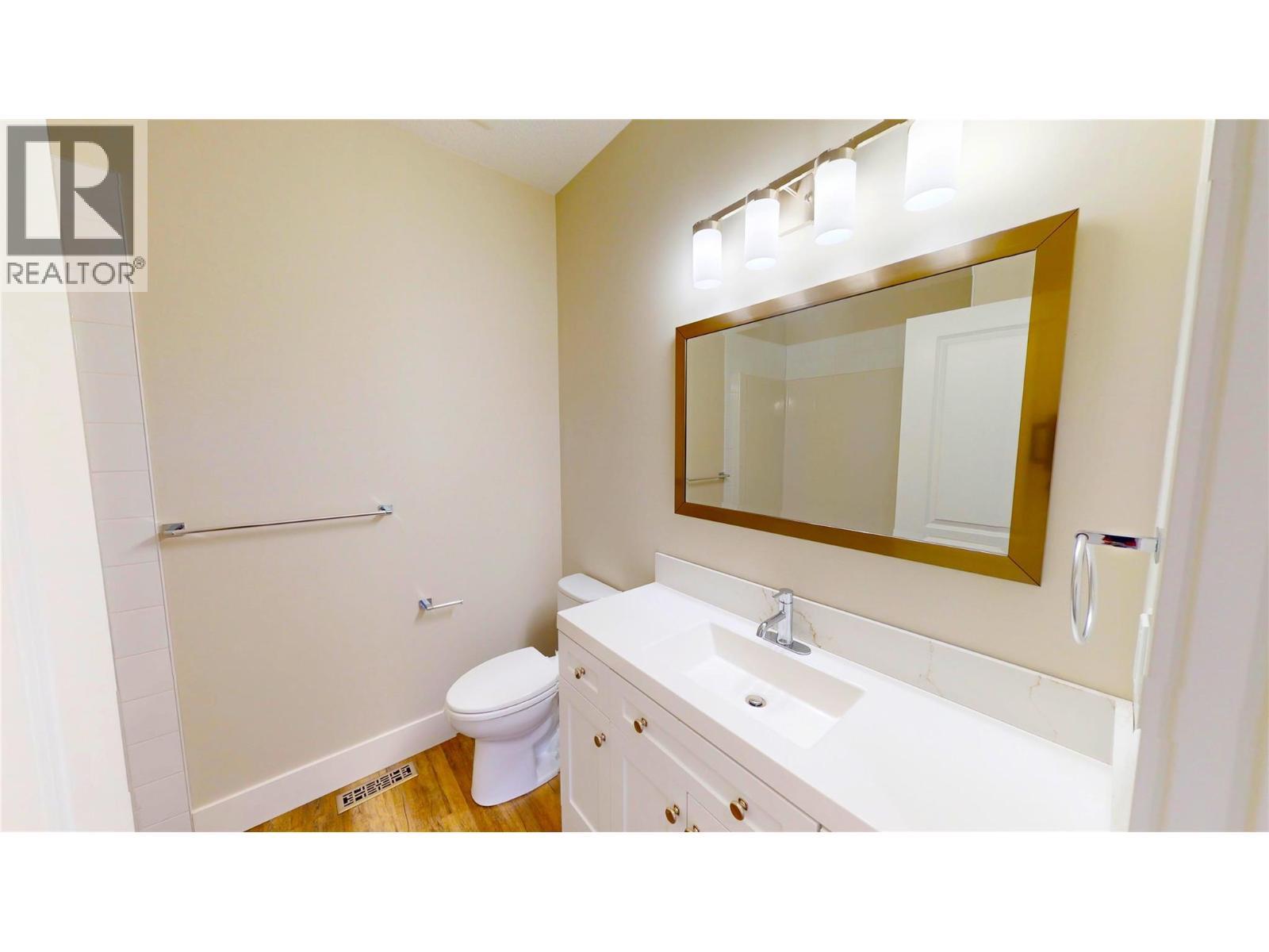 4868 Riverview Drive Unit# 118, Edgewater, BC - Indoor Photo Showing Bathroom