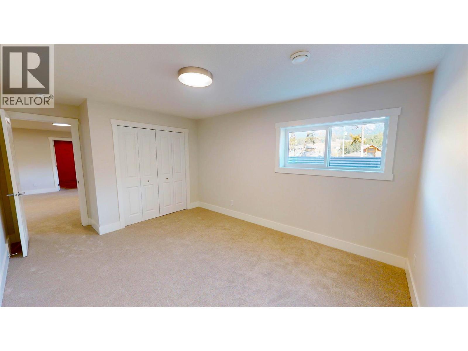 4868 Riverview Drive Unit# 118, Edgewater, BC - Indoor Photo Showing Other Room