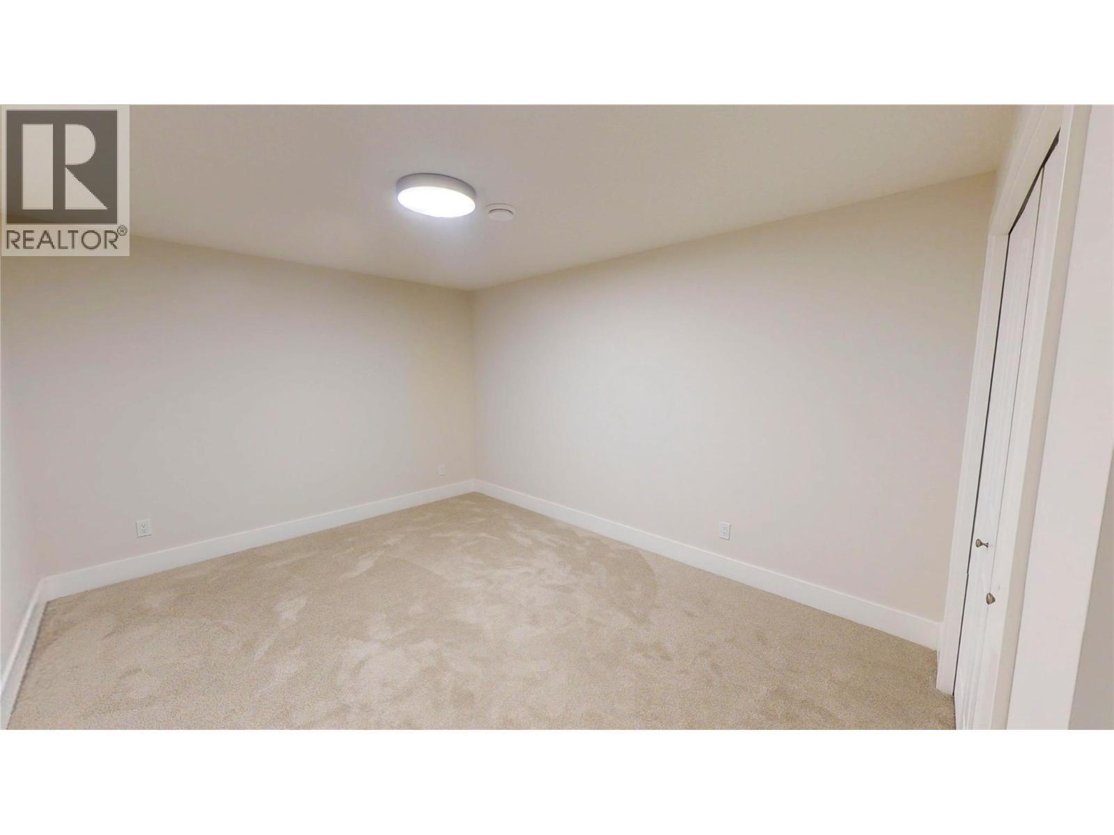 4868 Riverview Drive Unit# 118, Edgewater, BC - Indoor Photo Showing Other Room