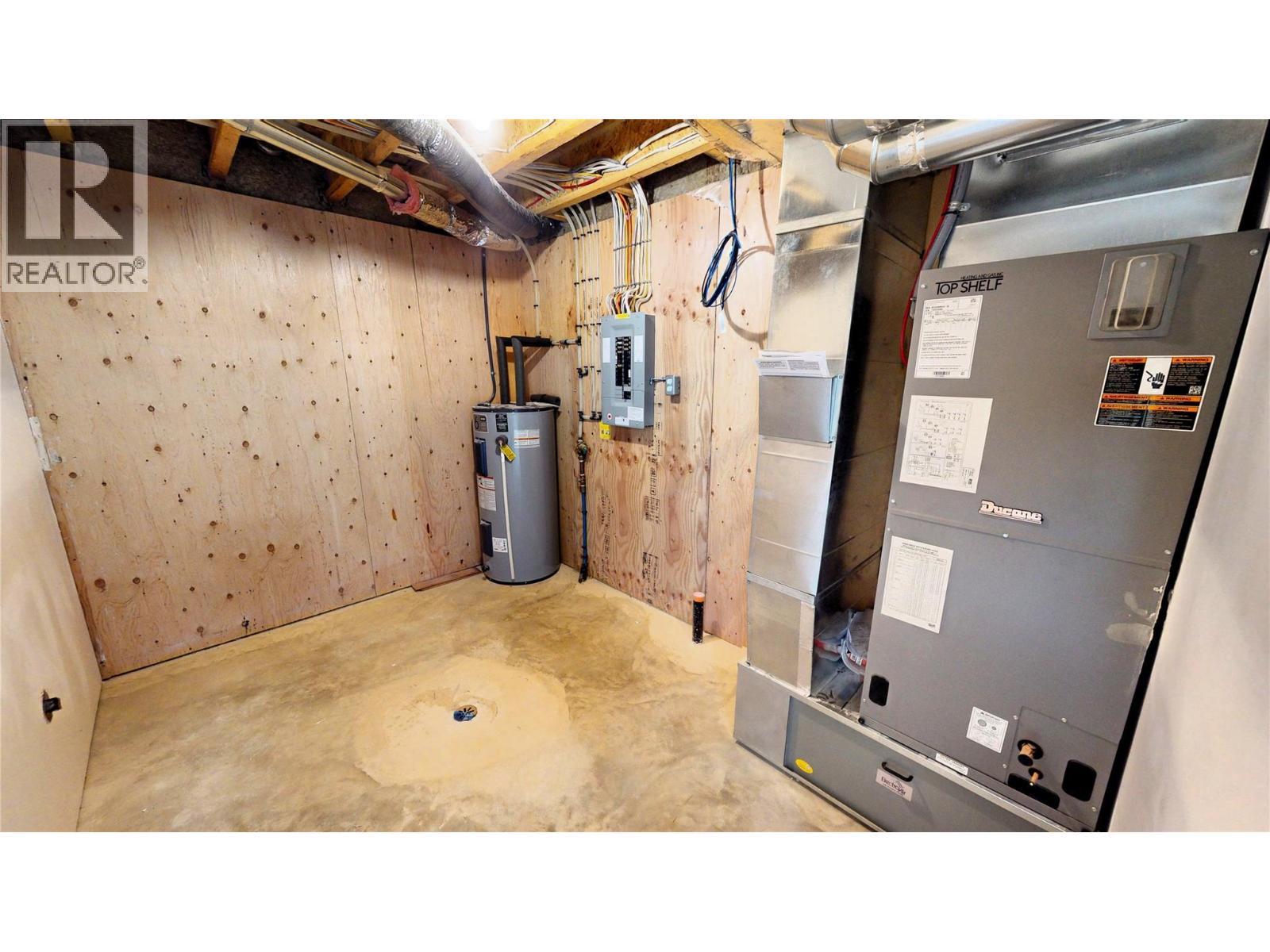 4868 Riverview Drive Unit# 118, Edgewater, BC - Indoor Photo Showing Basement