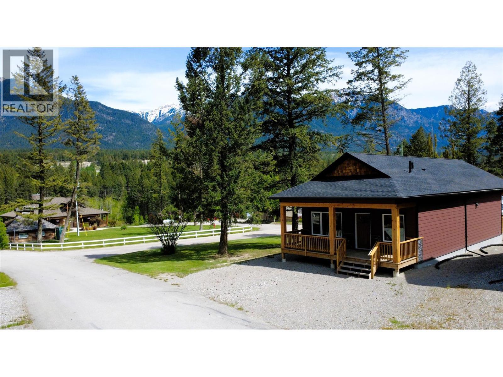 4868 Riverview Drive Unit# 118, Edgewater, BC - Outdoor