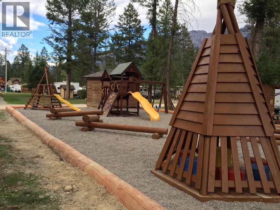 4868 Riverview Drive Unit# 118, Edgewater, BC - Outdoor