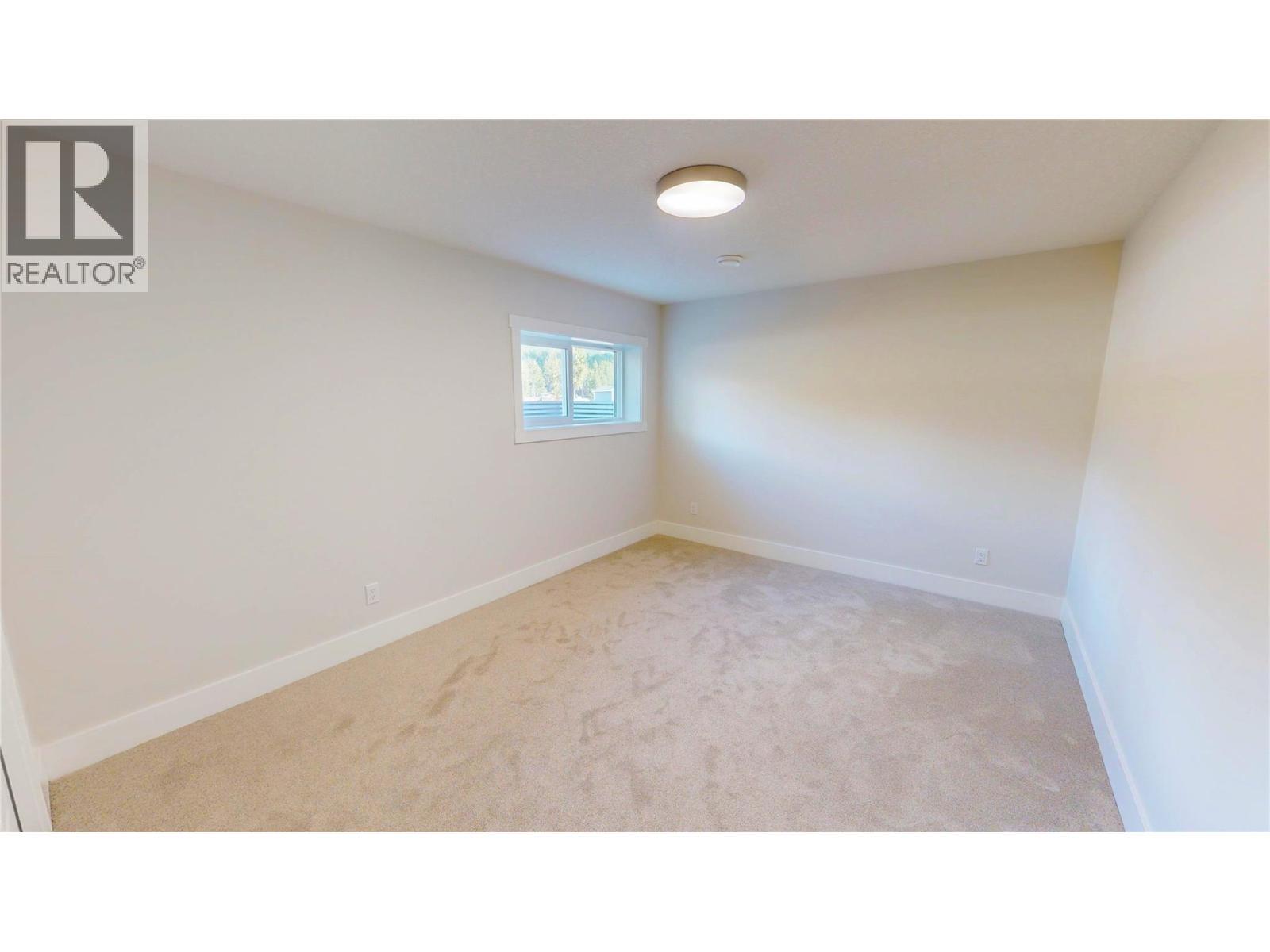 4868 Riverview Drive Unit# 118, Edgewater, BC - Indoor Photo Showing Other Room
