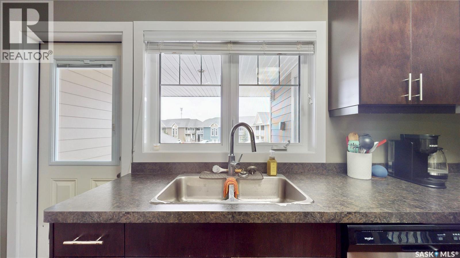 4179 Green Apple Drive, Regina, SK - Indoor Photo Showing Kitchen