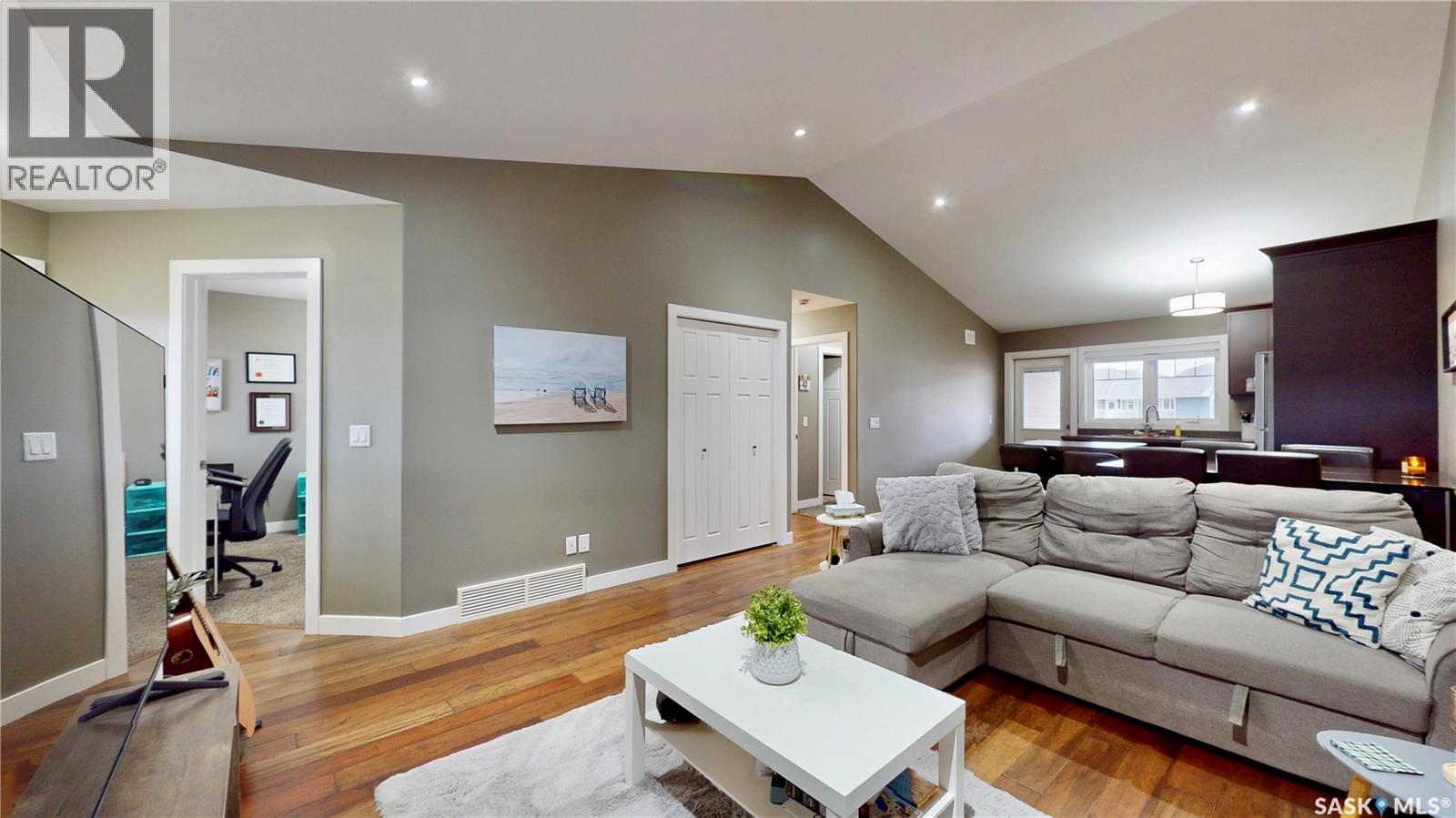 4179 Green Apple Drive, Regina, SK - Indoor Photo Showing Living Room