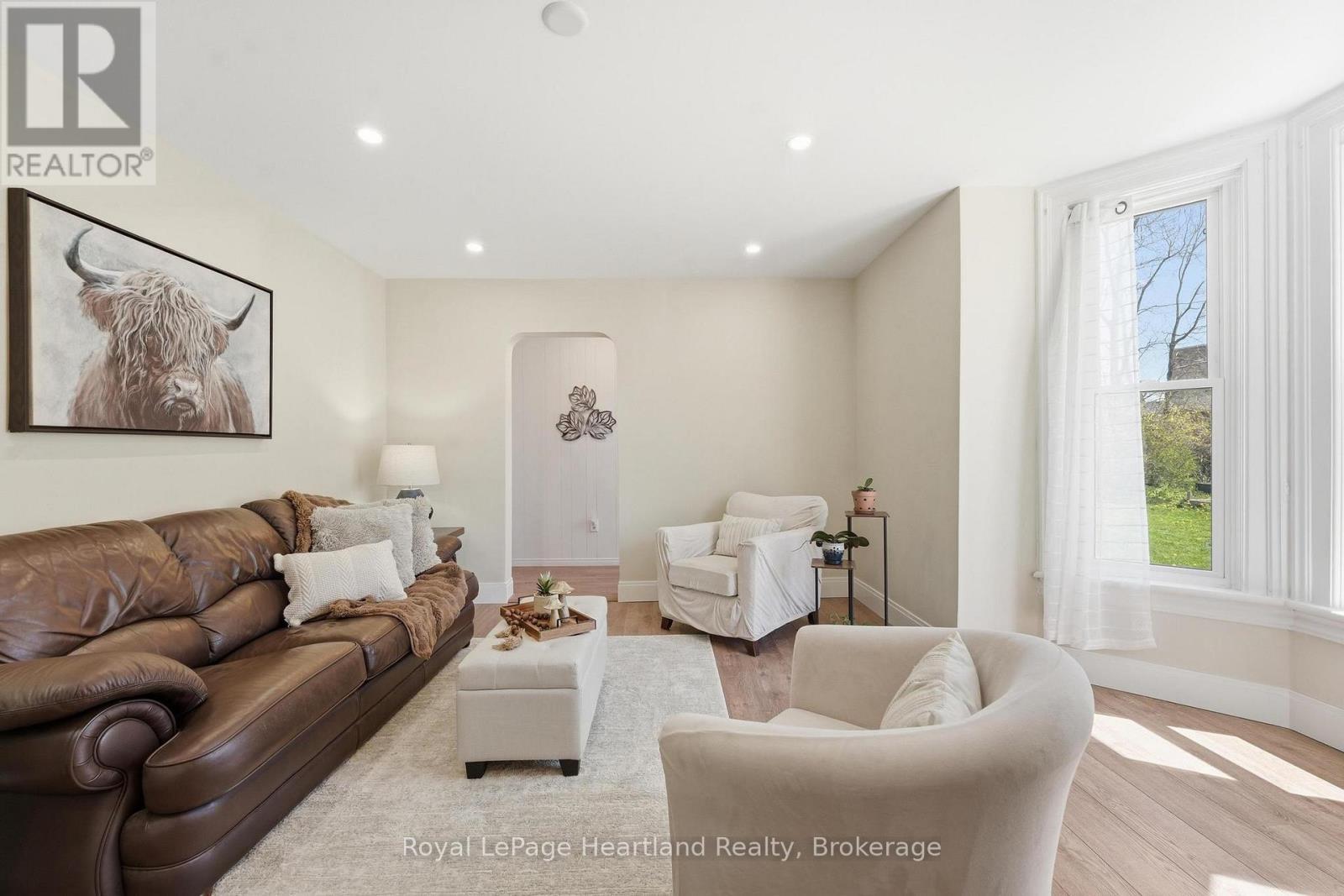 50 Church Street, Goderich (Goderich (Town)), ON - Indoor Photo Showing Living Room