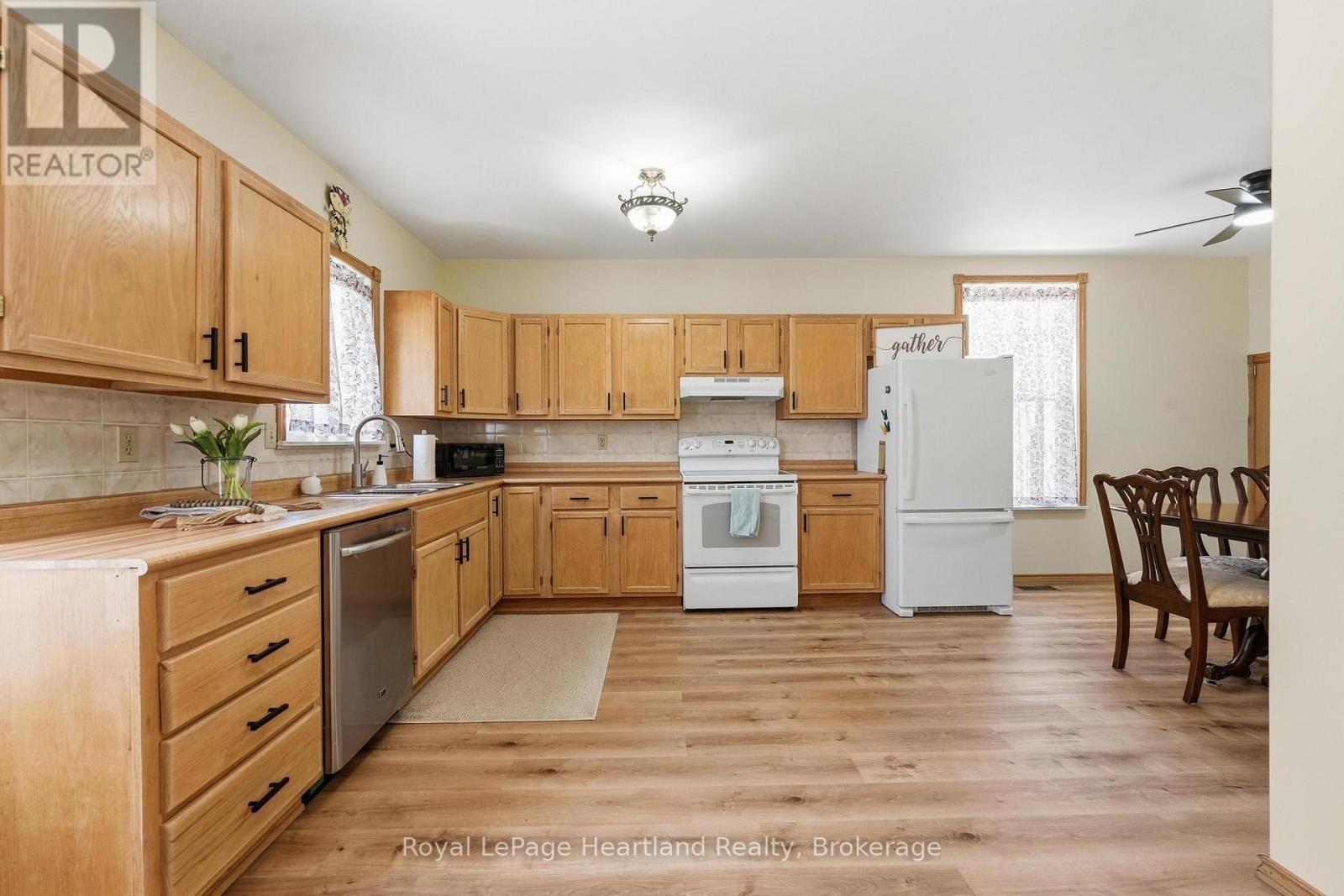 50 Church Street, Goderich (Goderich (Town)), ON - Indoor Photo Showing Kitchen