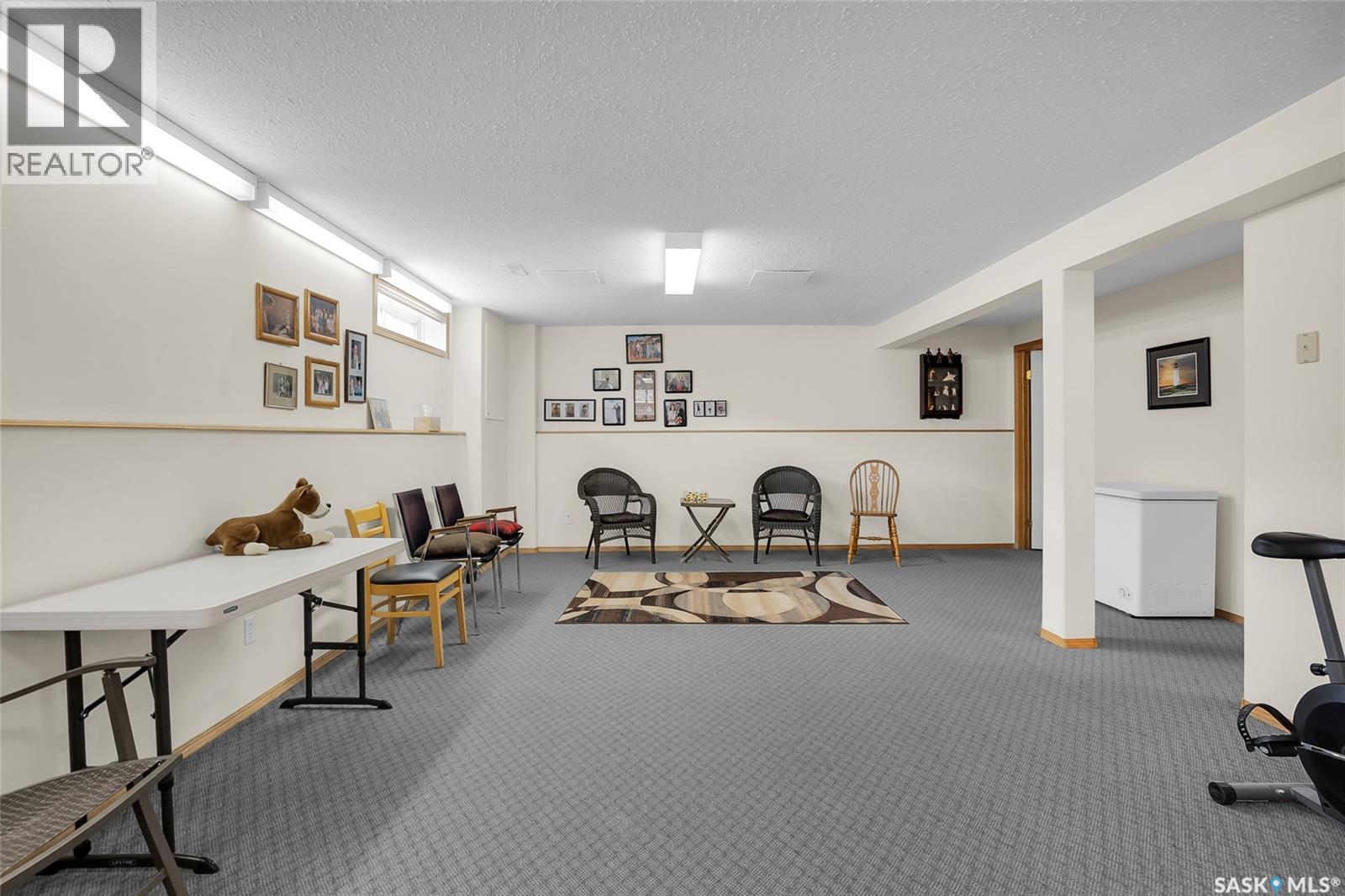 1 135 Pinehouse Drive, Saskatoon, SK - Indoor