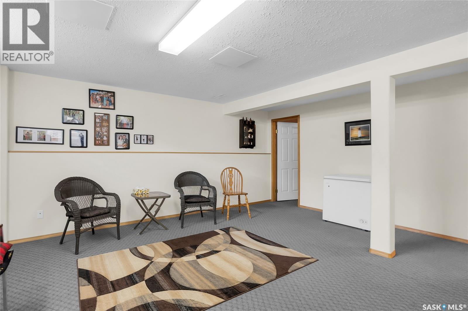 1 135 Pinehouse Drive, Saskatoon, SK - Indoor