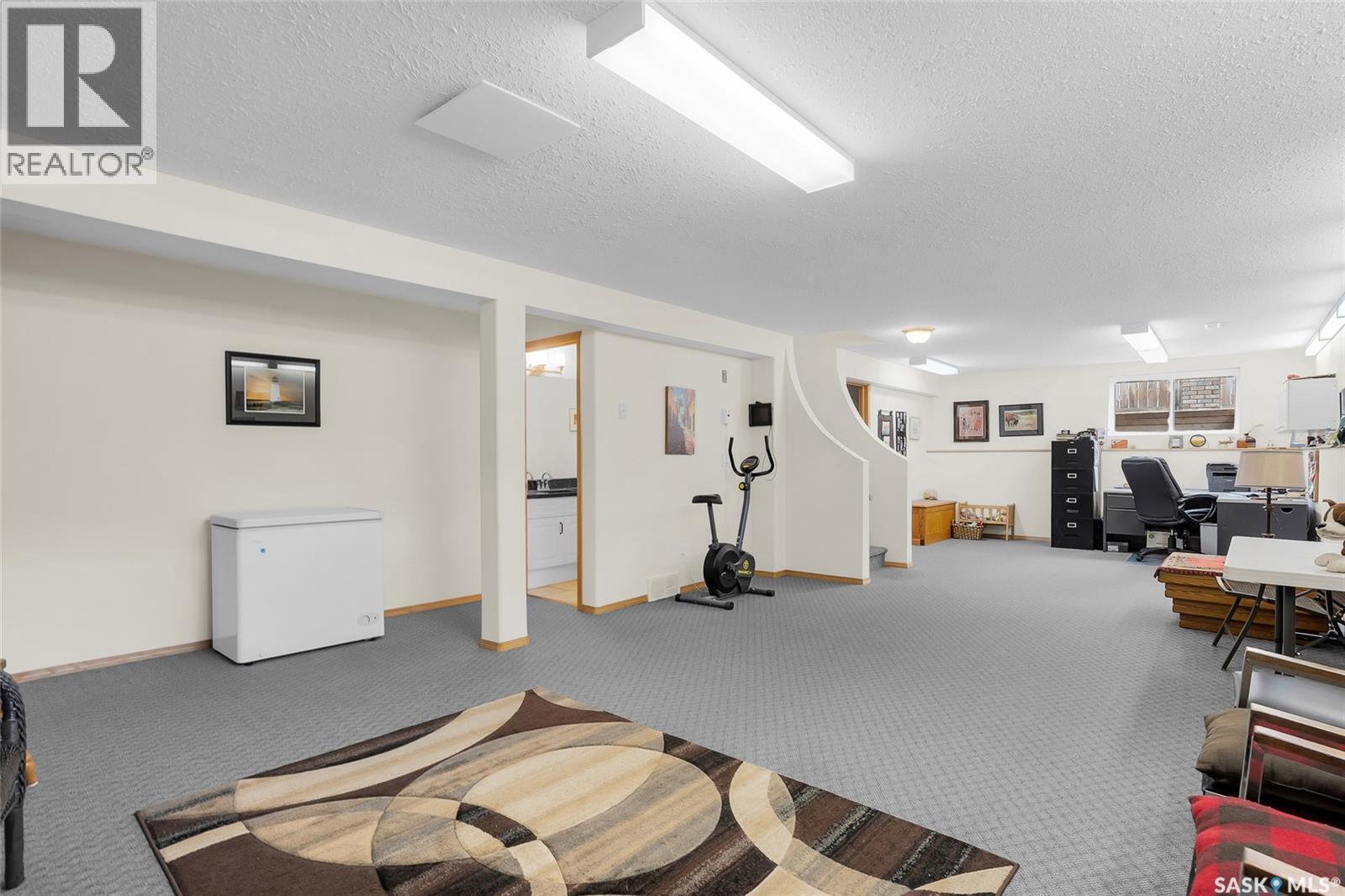 1 135 Pinehouse Drive, Saskatoon, SK - Indoor