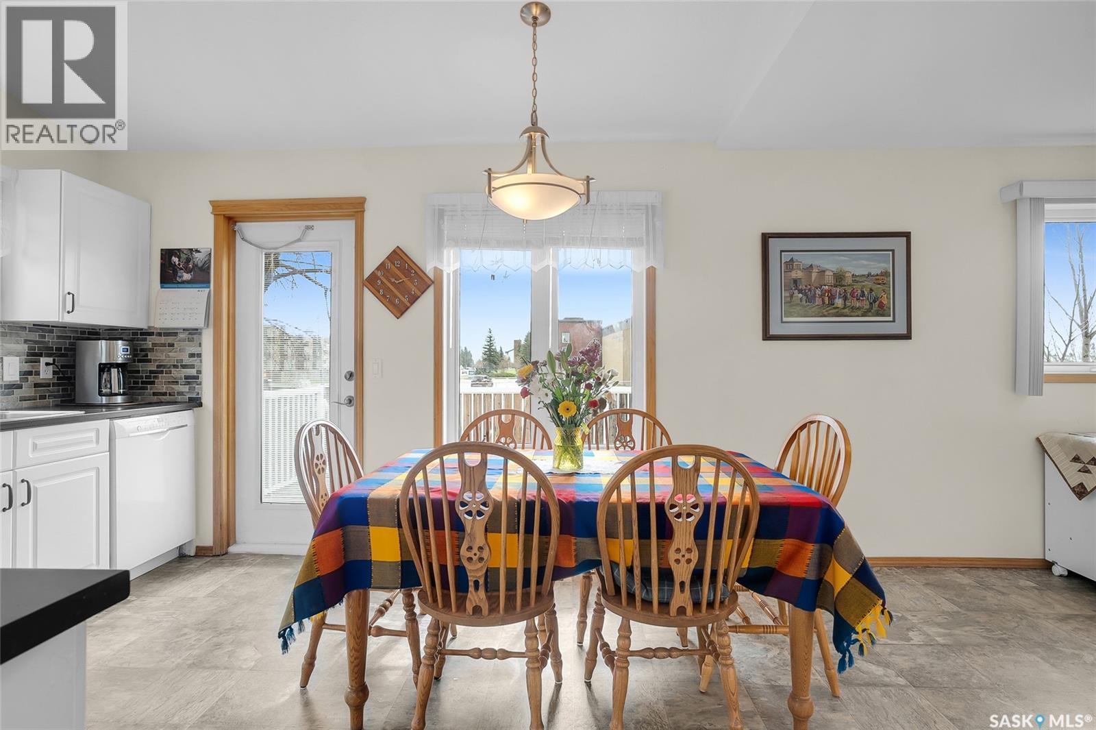 1 135 Pinehouse Drive, Saskatoon, SK - Indoor Photo Showing Dining Room