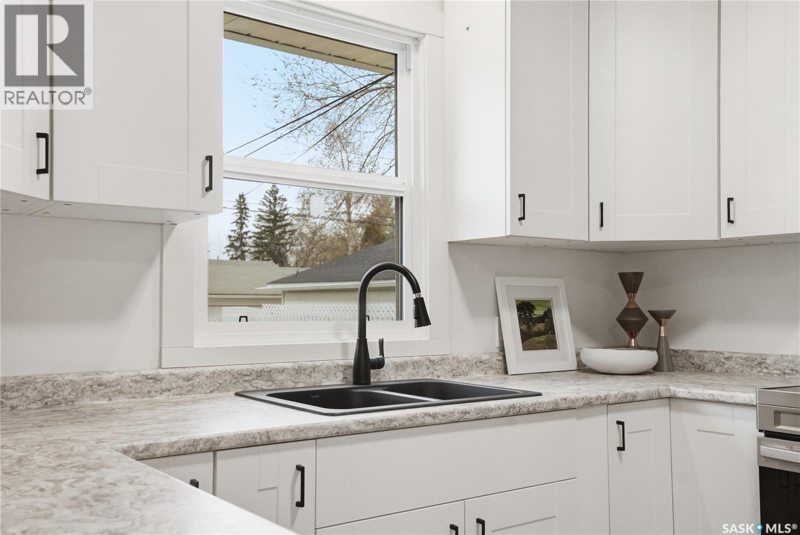 2201 Broadway Avenue, Saskatoon, SK - Indoor Photo Showing Kitchen With Double Sink With Upgraded Kitchen