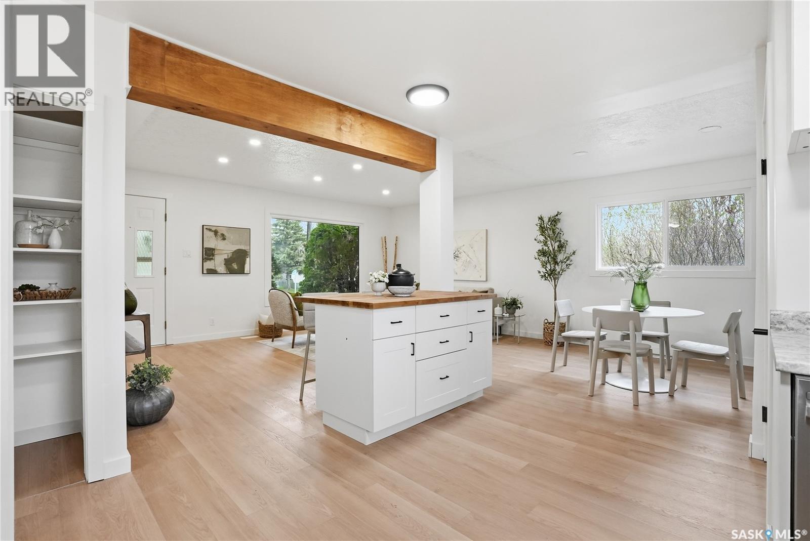2201 Broadway Avenue, Saskatoon, SK - Indoor