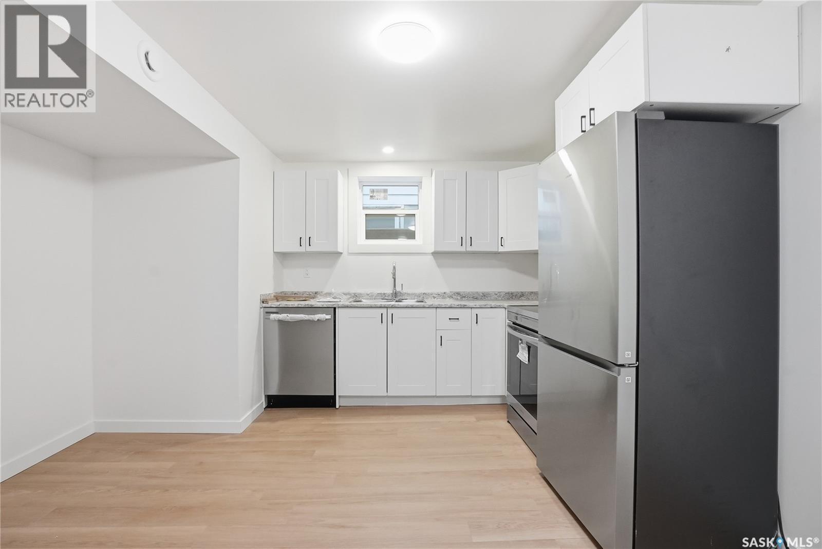 2201 Broadway Avenue, Saskatoon, SK - Indoor Photo Showing Kitchen