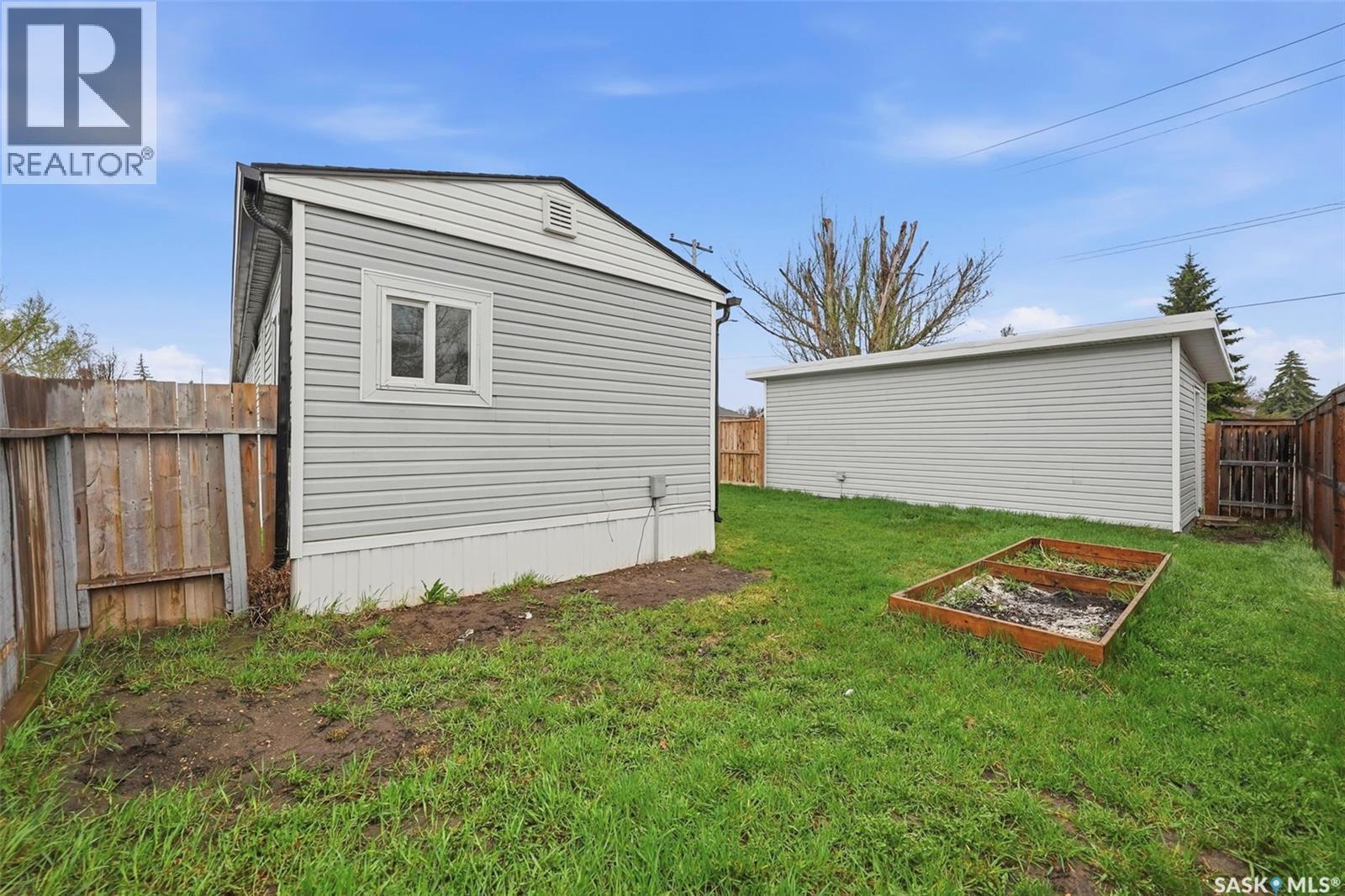 2 219 Grant Street, Saskatoon, SK