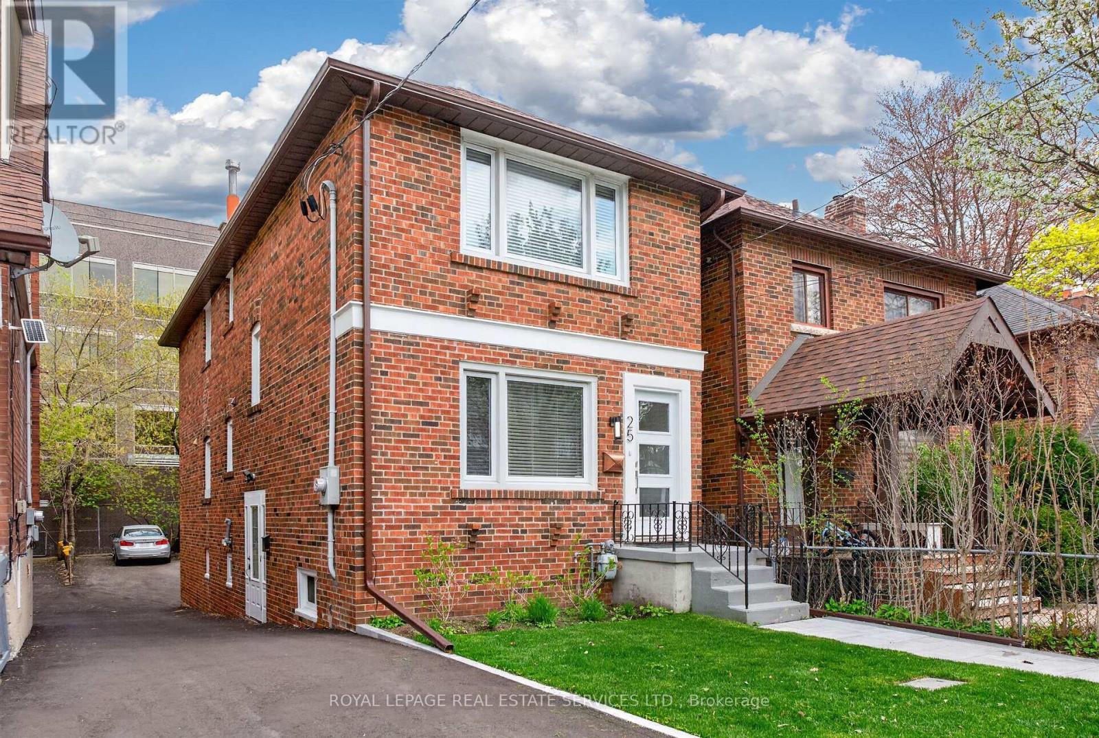 25 Lorindale Avenue, Toronto, ON - Outdoor