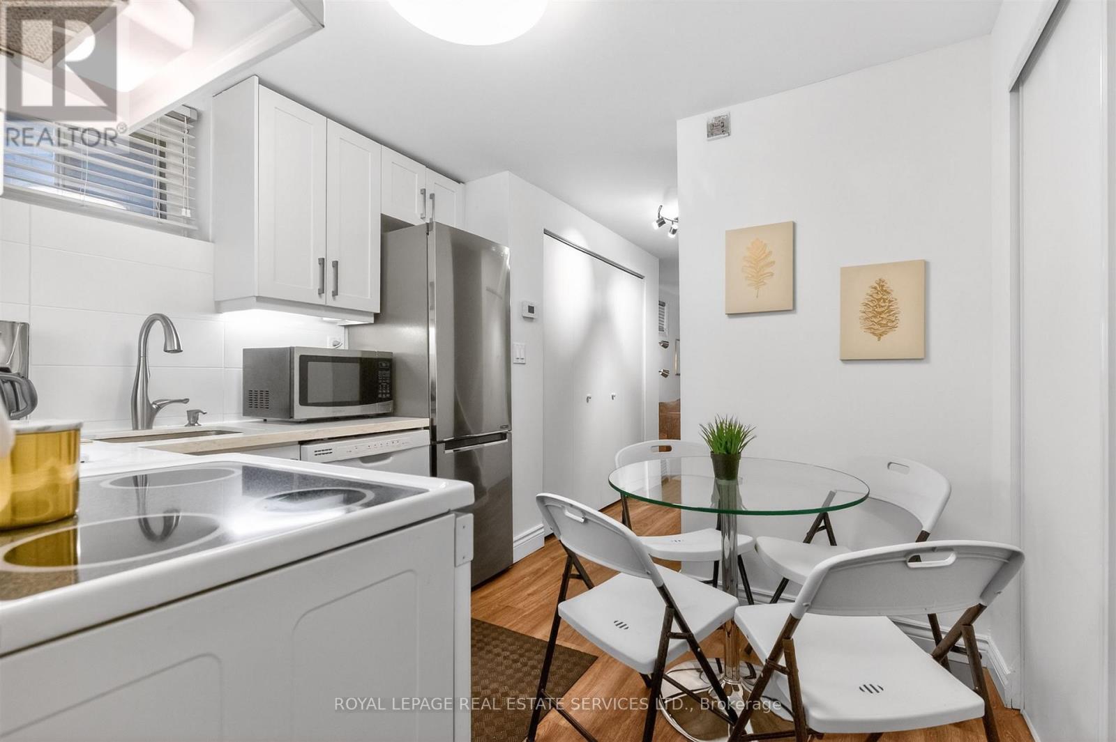 25 Lorindale Avenue, Toronto, ON - Indoor
