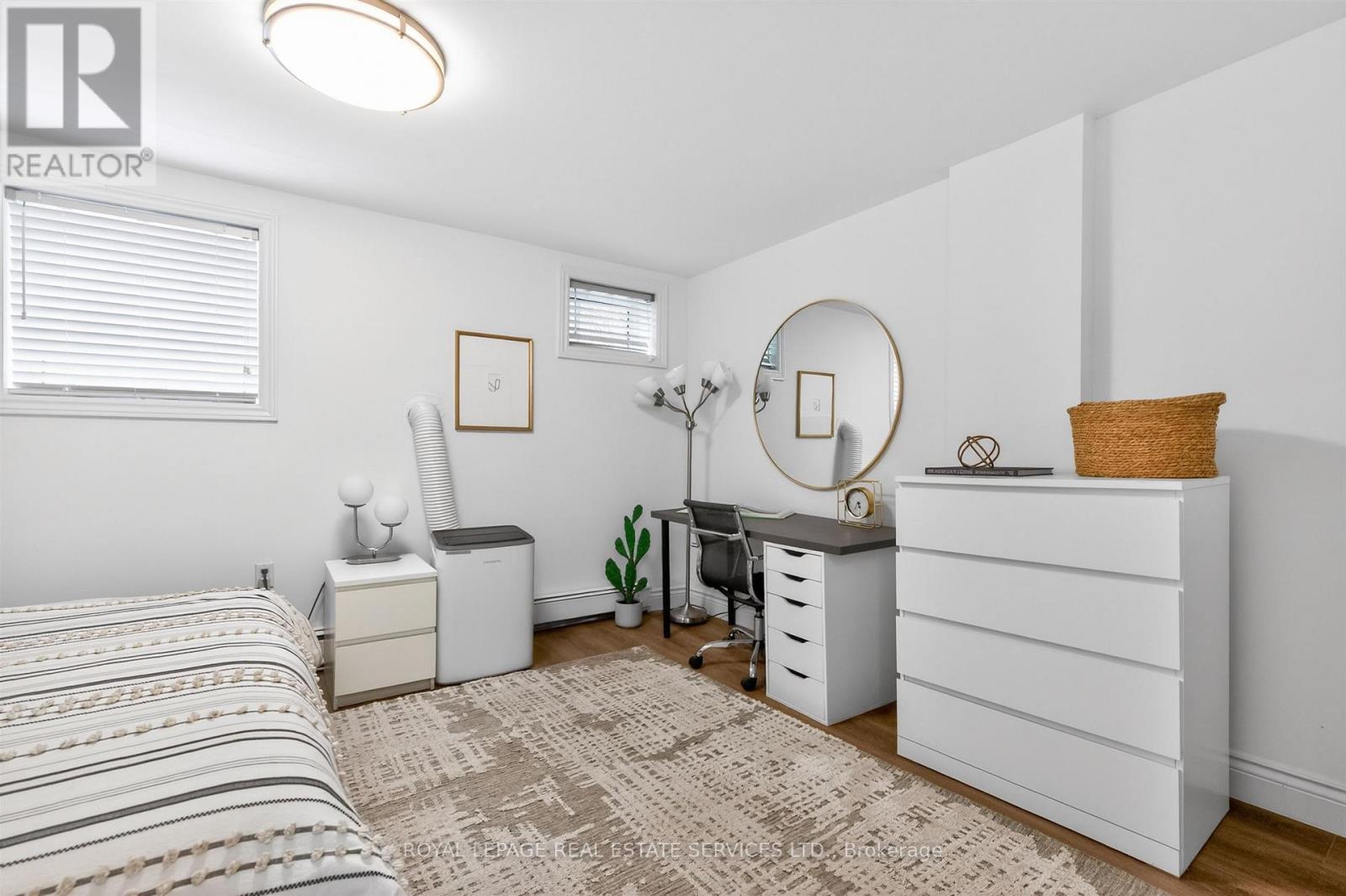 25 Lorindale Avenue, Toronto, ON - Indoor Photo Showing Bedroom
