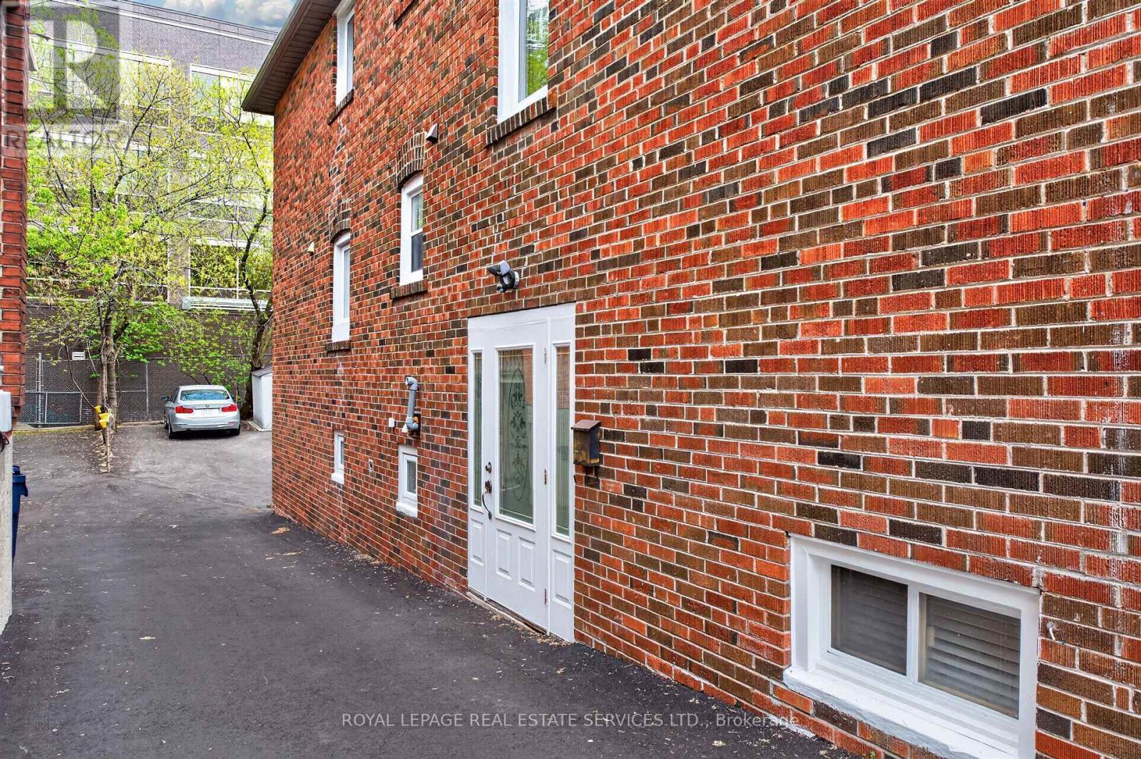 25 Lorindale Avenue, Toronto, ON - Outdoor